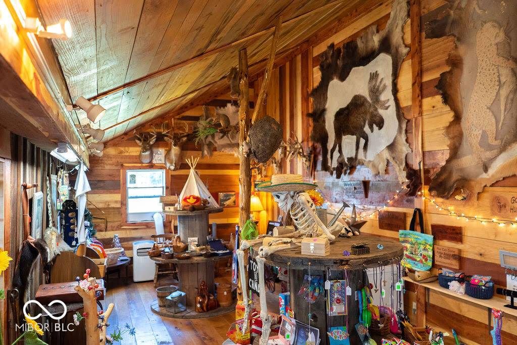 Bloomingdale, IN 47832,3559 N Us Highway 41