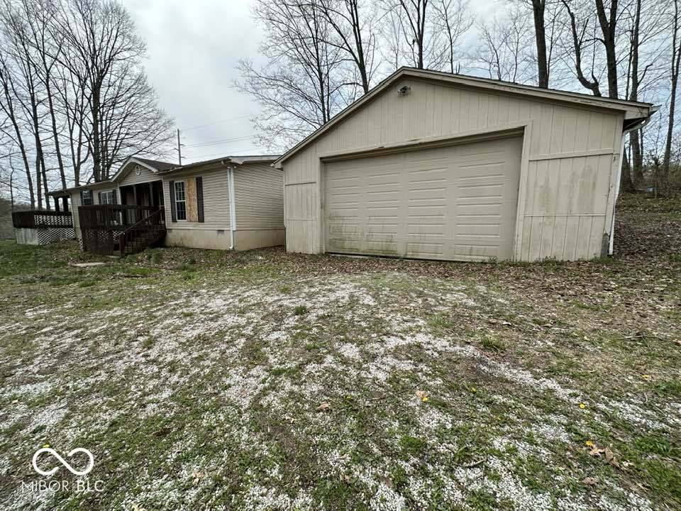 Pekin, IN 47165,527 S Robbs LN