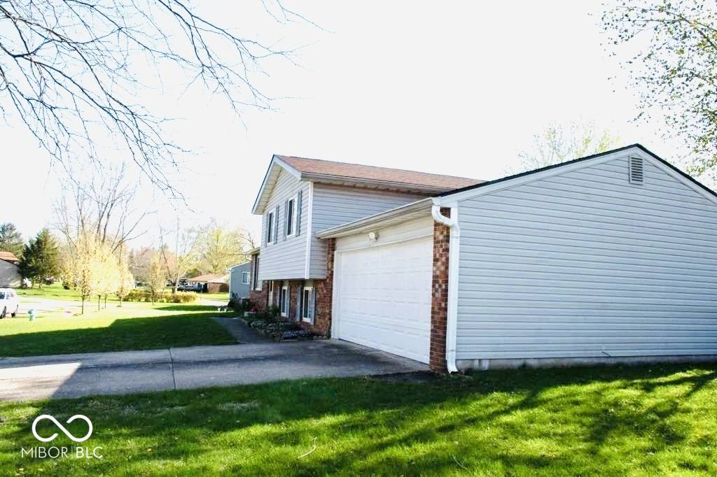 Indianapolis, IN 46217,7838 Burr Oak CT