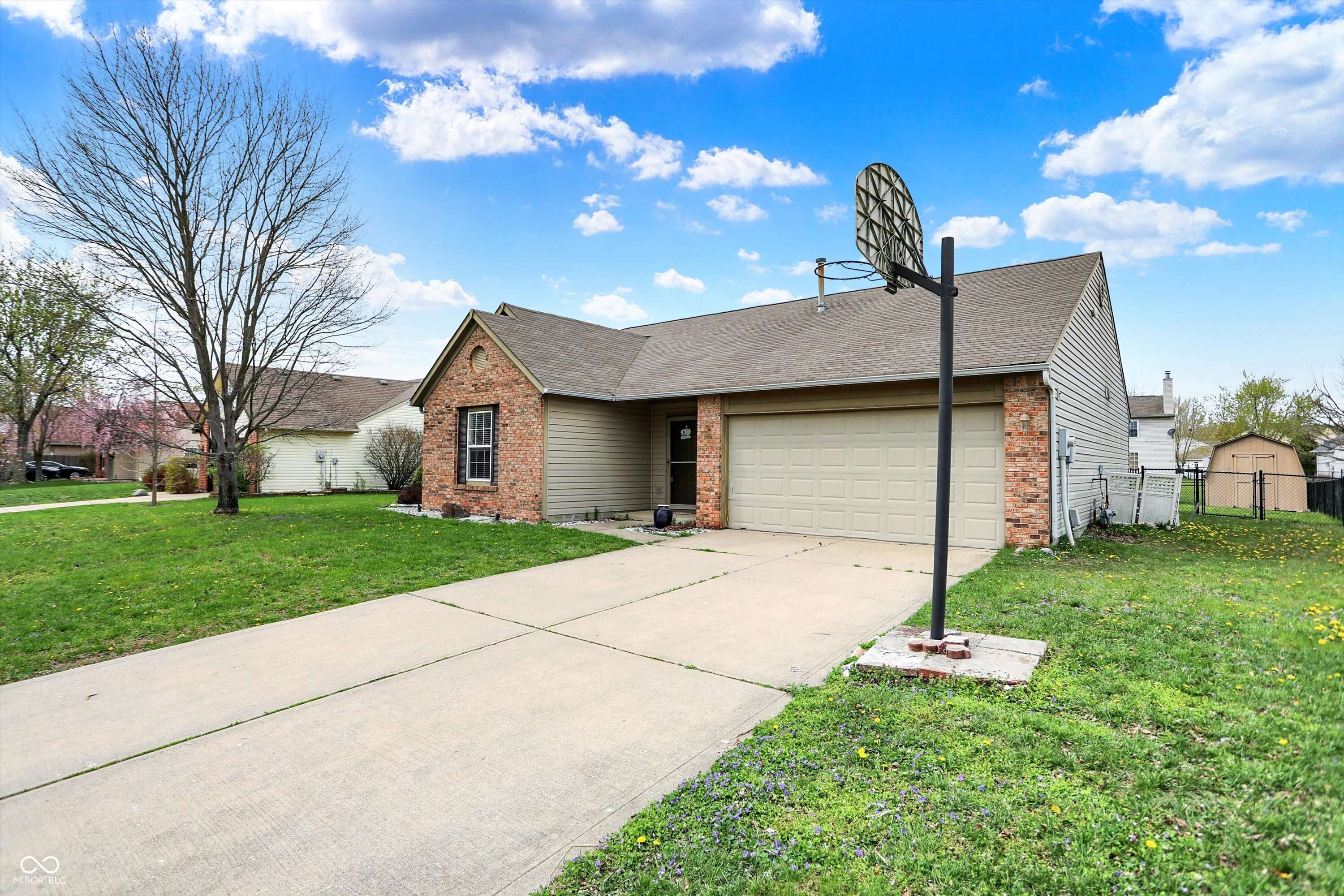 Avon, IN 46123,8312 Eagles Nest DR