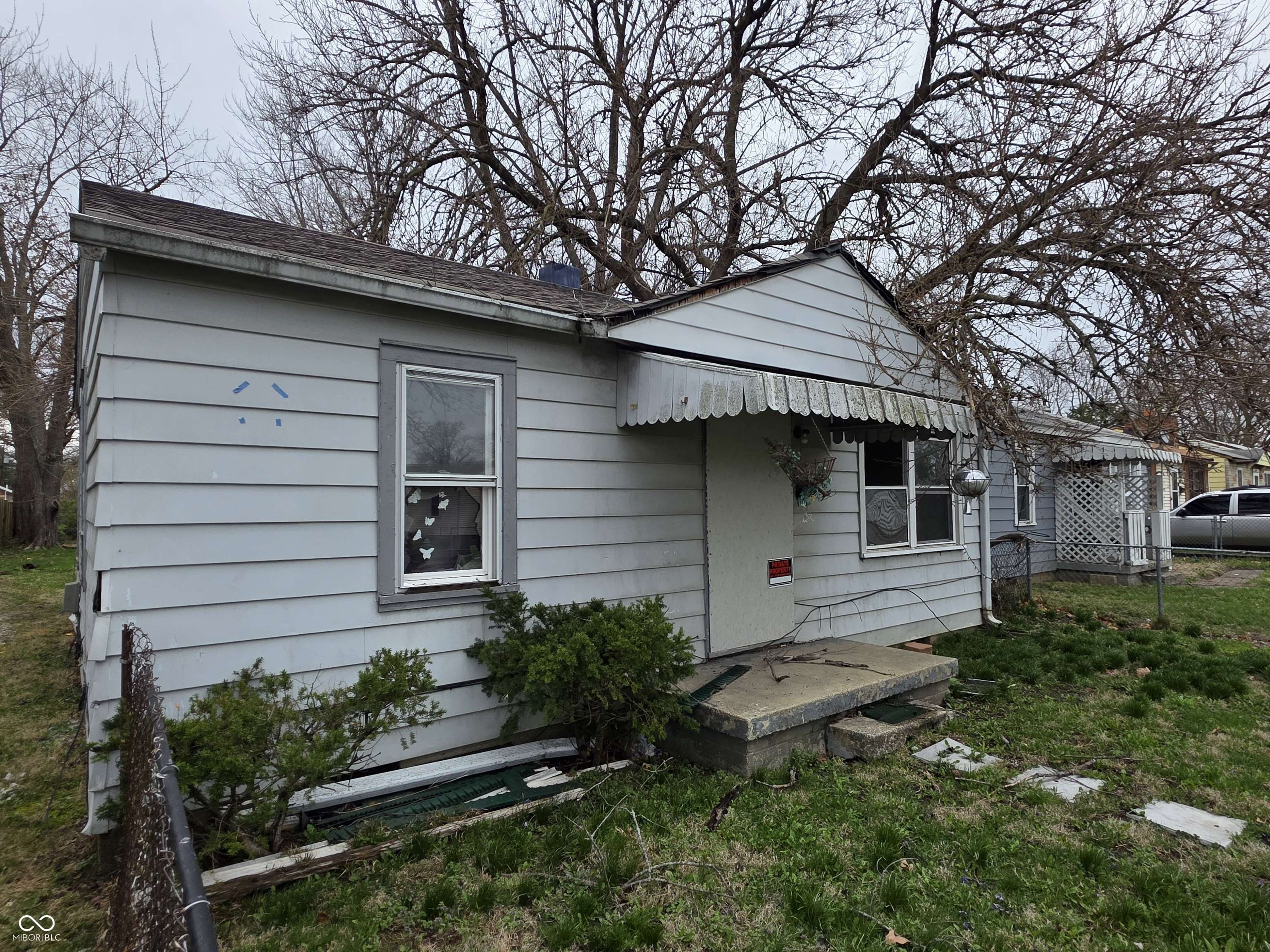 Indianapolis, IN 46219,5842 Greenfield AVE