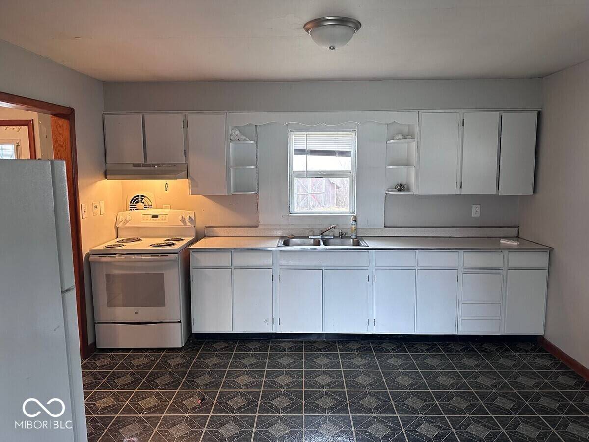 Muncie, IN 47302,1618 E 24th ST