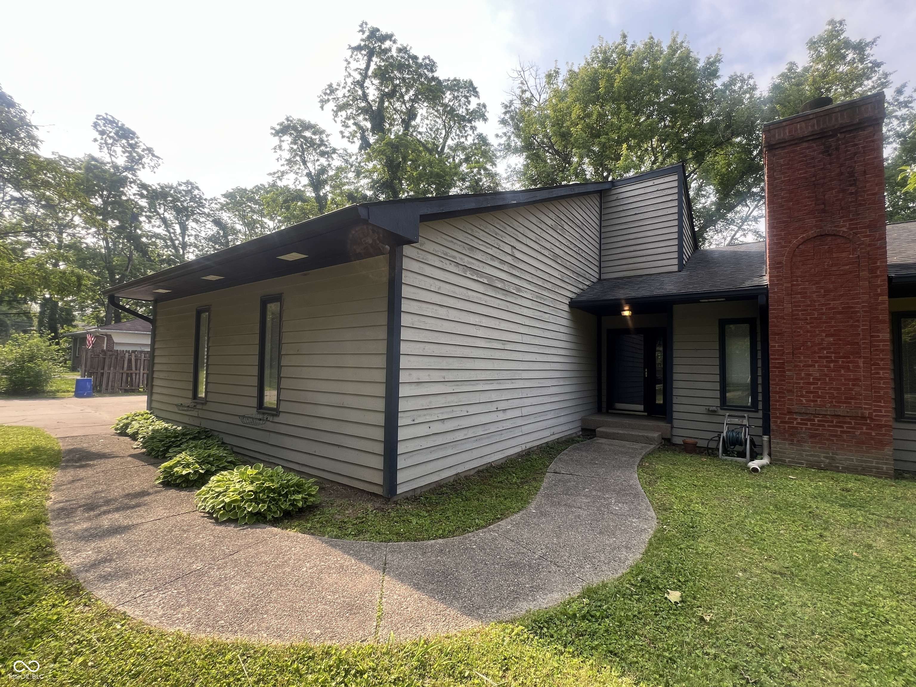 Indianapolis, IN 46228,945 Fox Hill DR