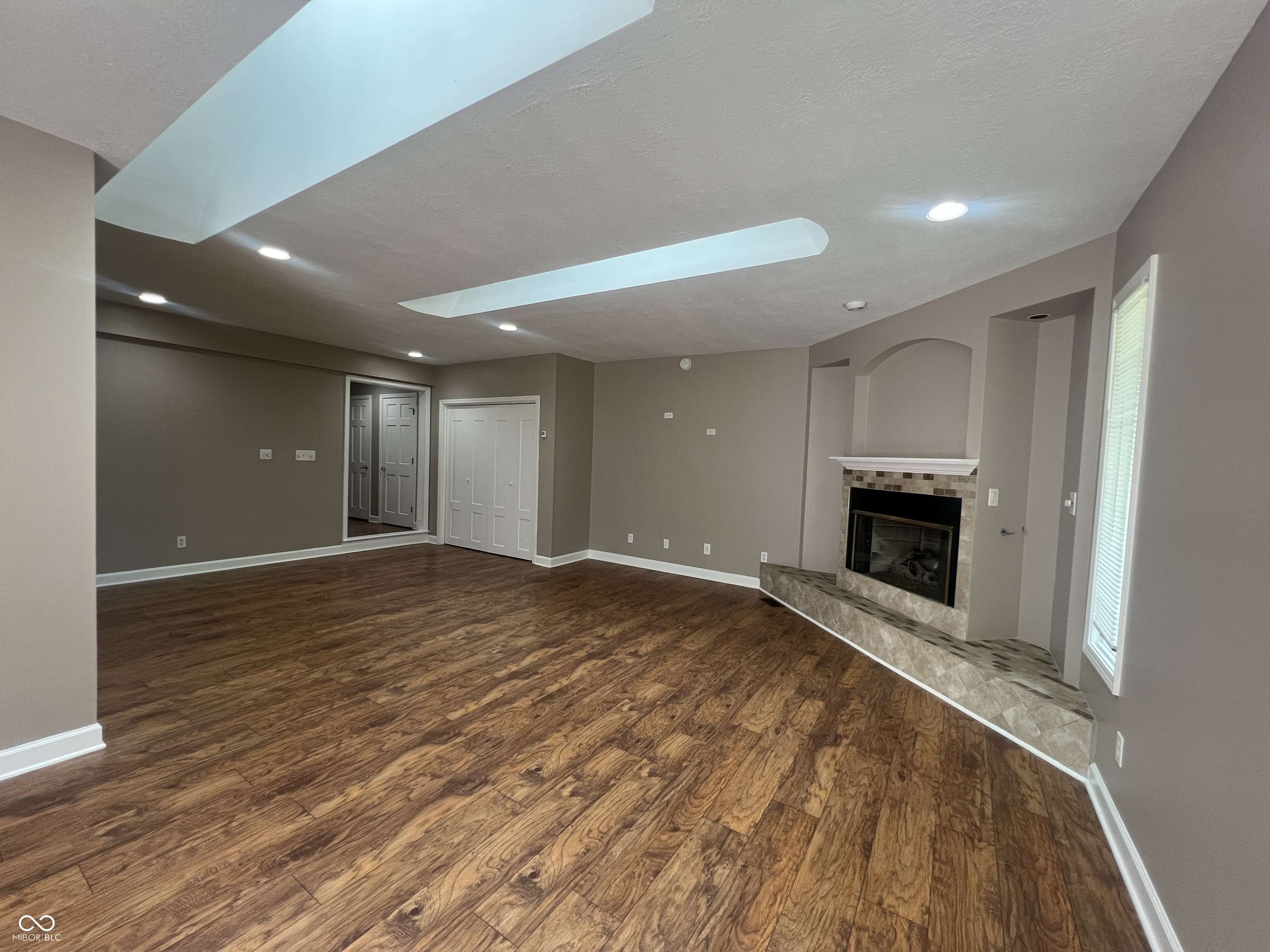 Indianapolis, IN 46228,945 Fox Hill DR