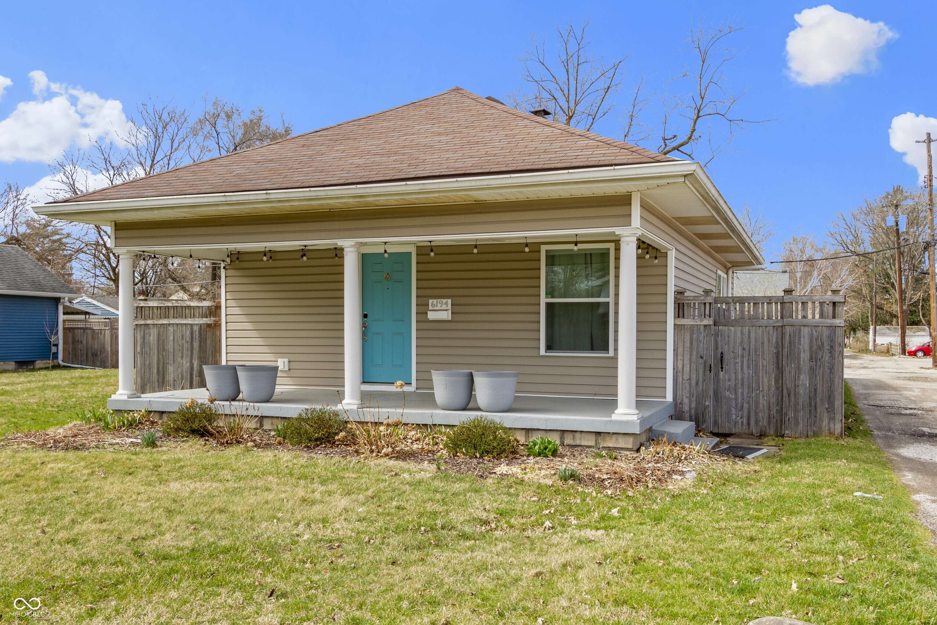 Indianapolis, IN 46220,6194 Evanston AVE