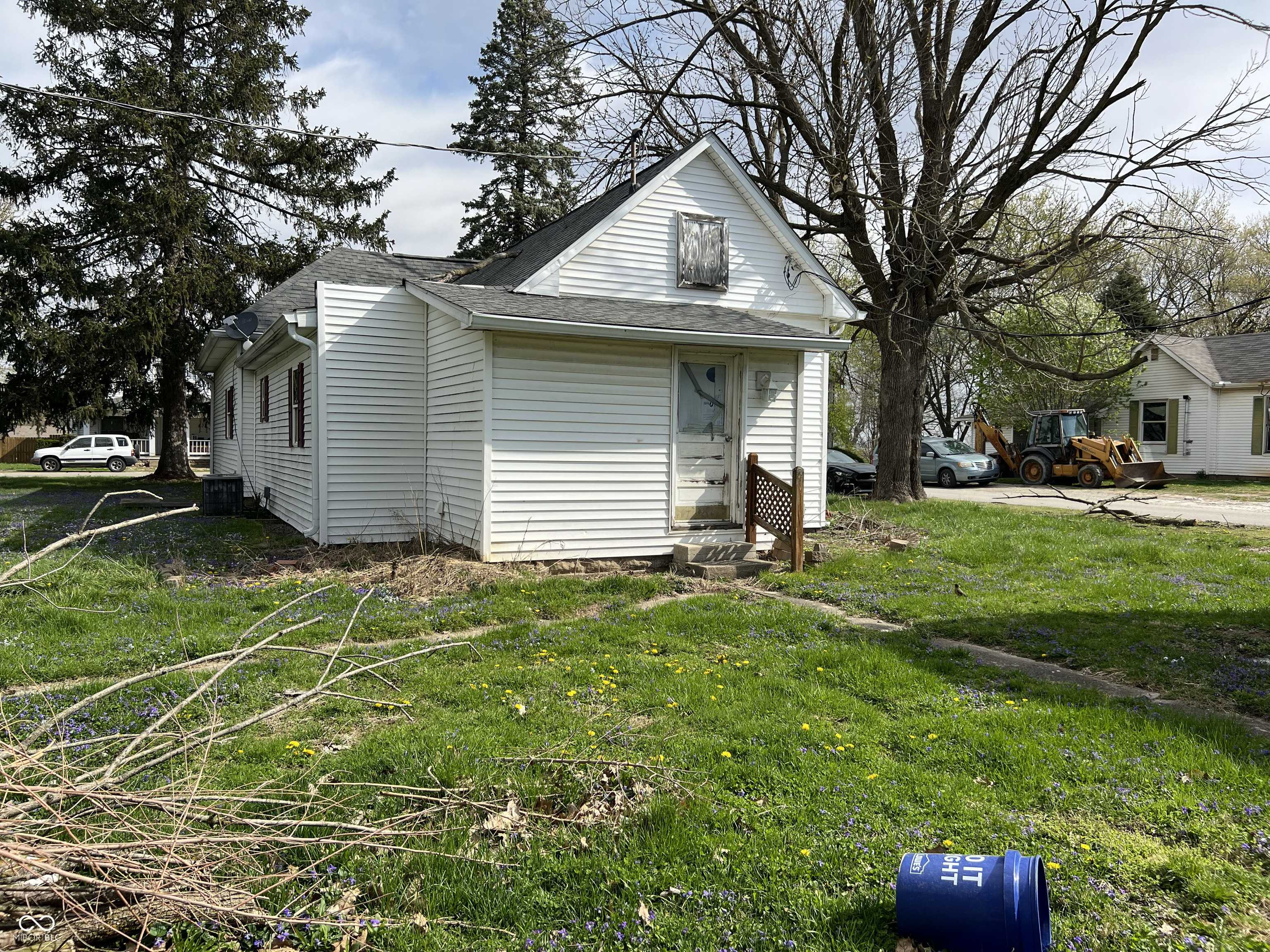Russellville, IN 46175,208 E 2nd ST