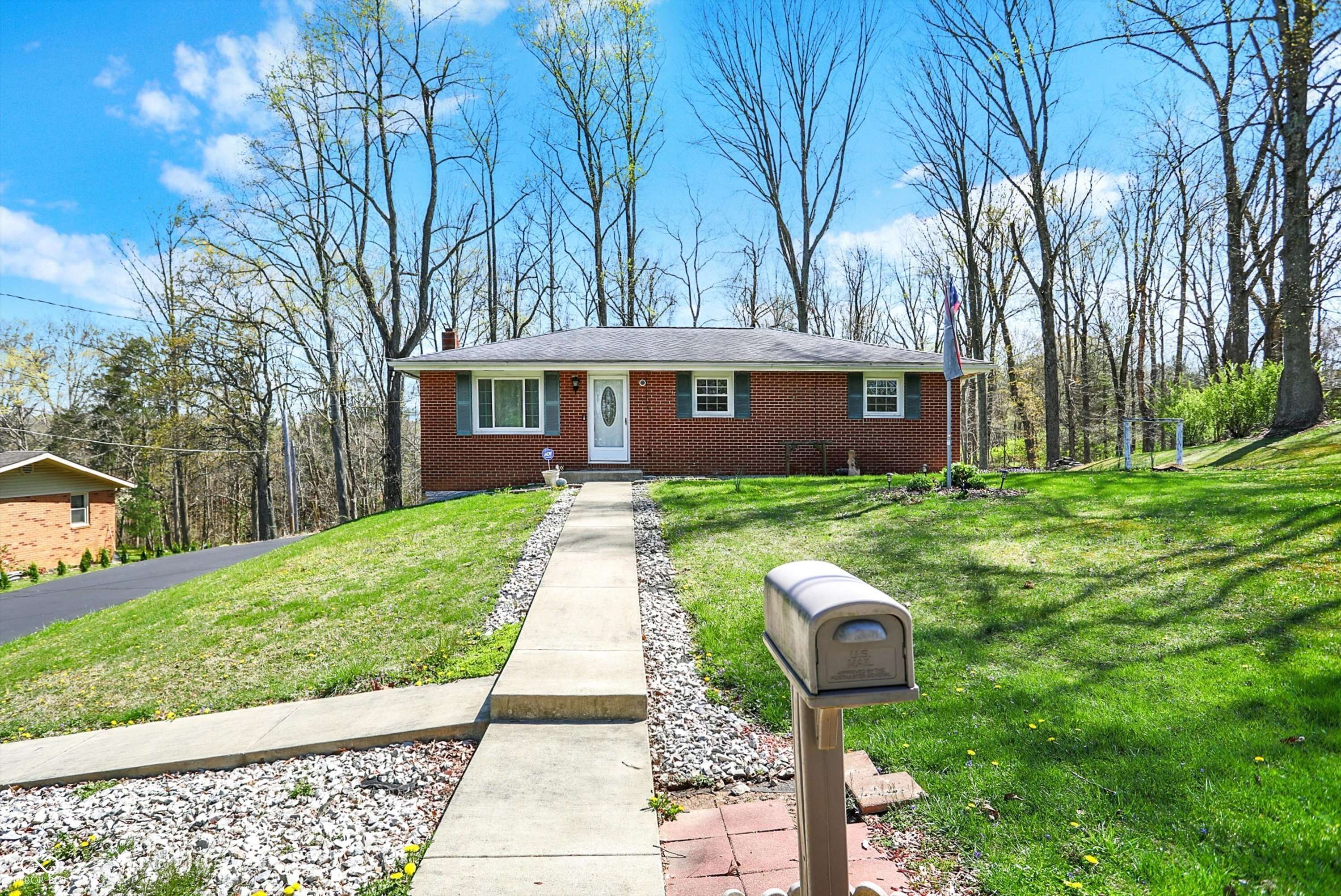 North Vernon, IN 47265,220 SE Cherokee DR