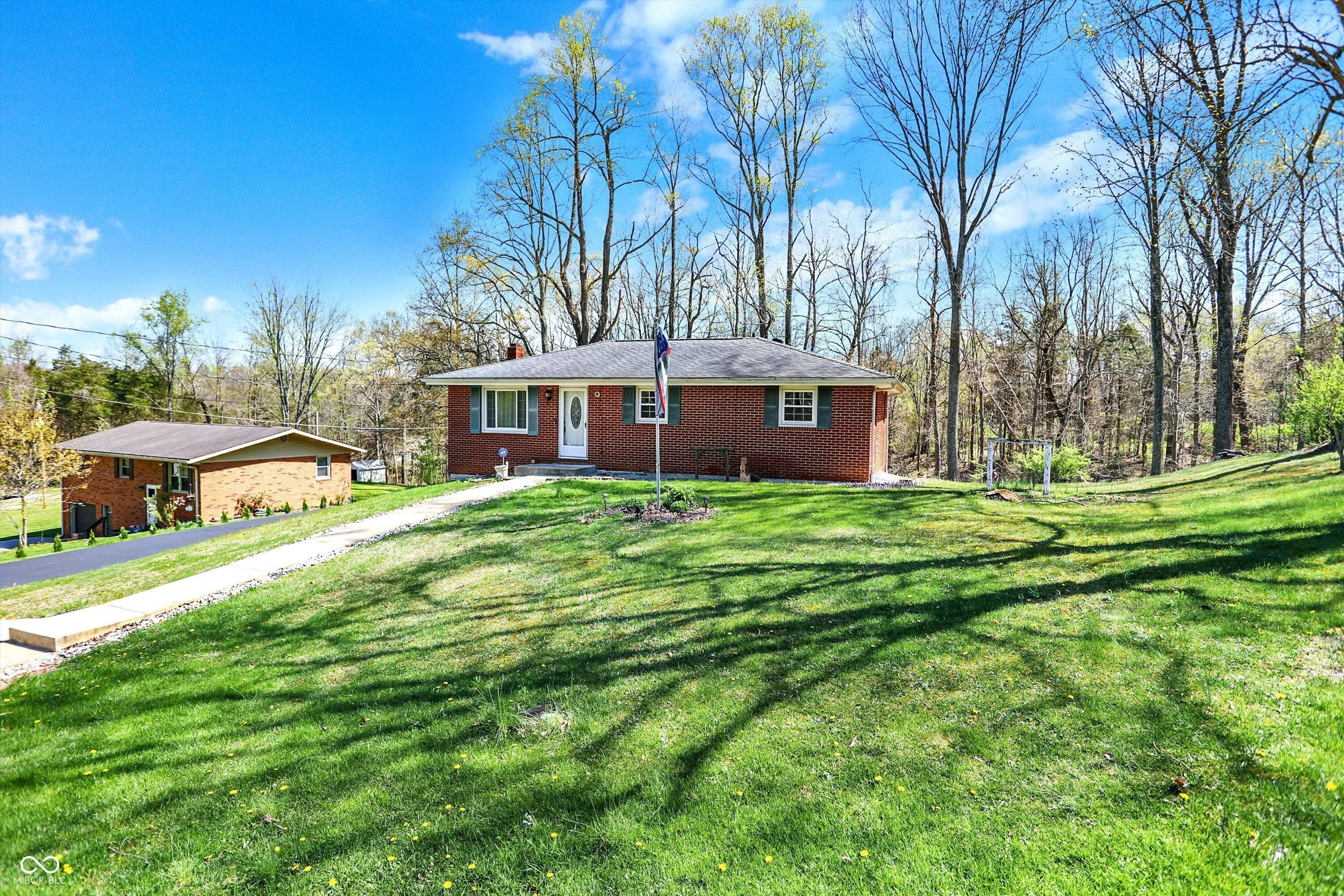North Vernon, IN 47265,220 SE Cherokee DR