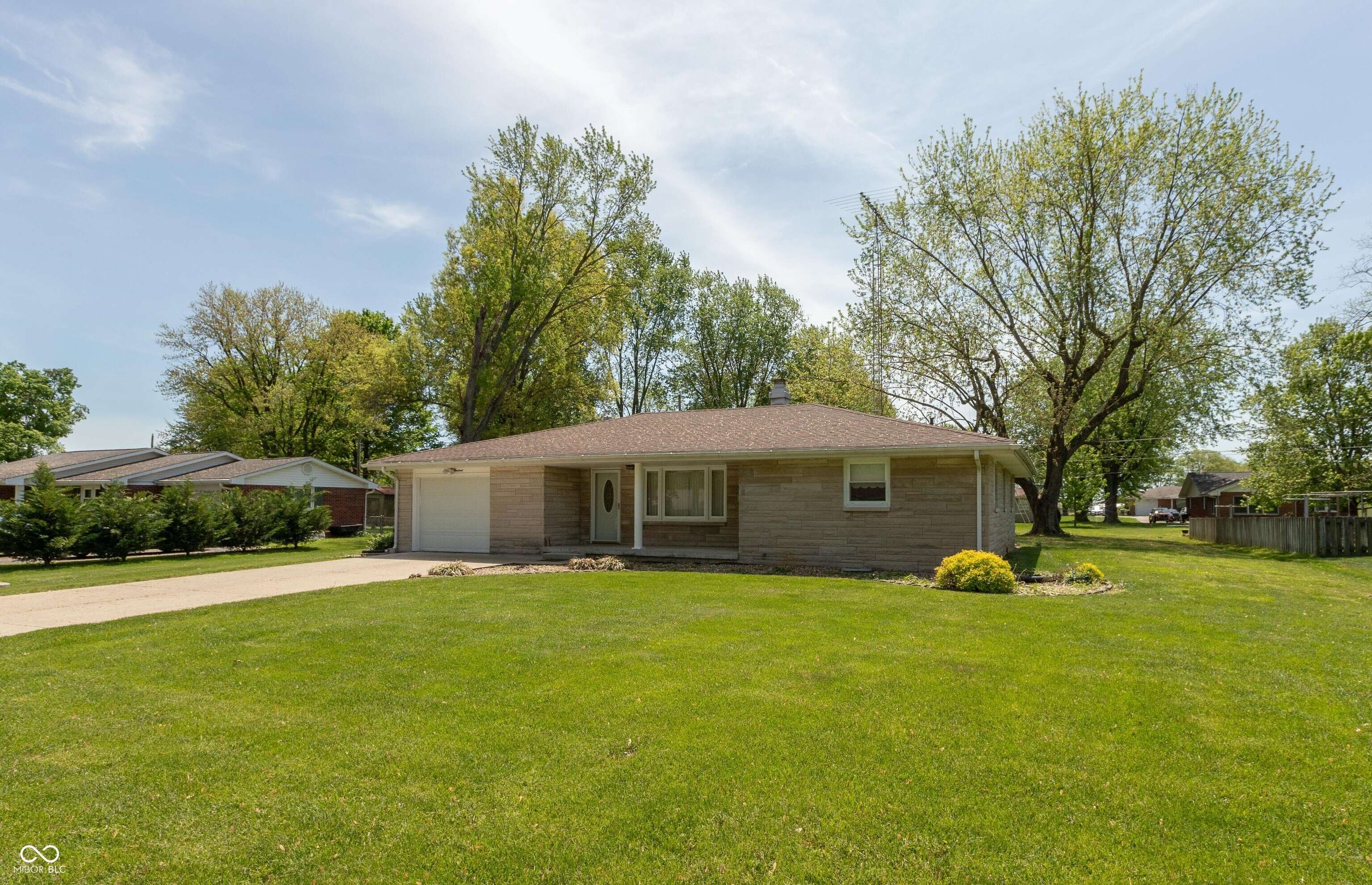 Seymour, IN 47274,800 Greenbrier DR