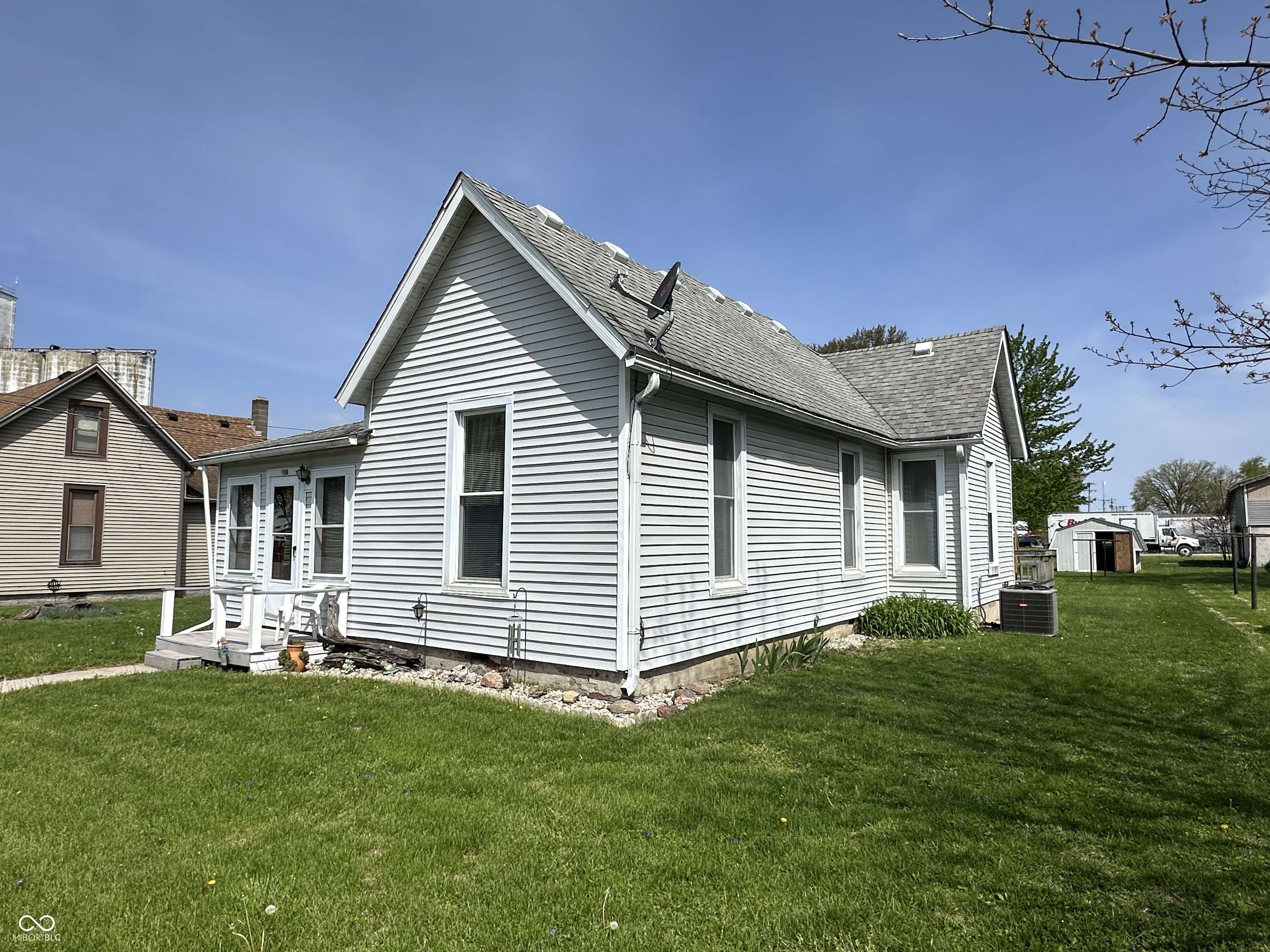New Market, IN 47965,106 E Main ST