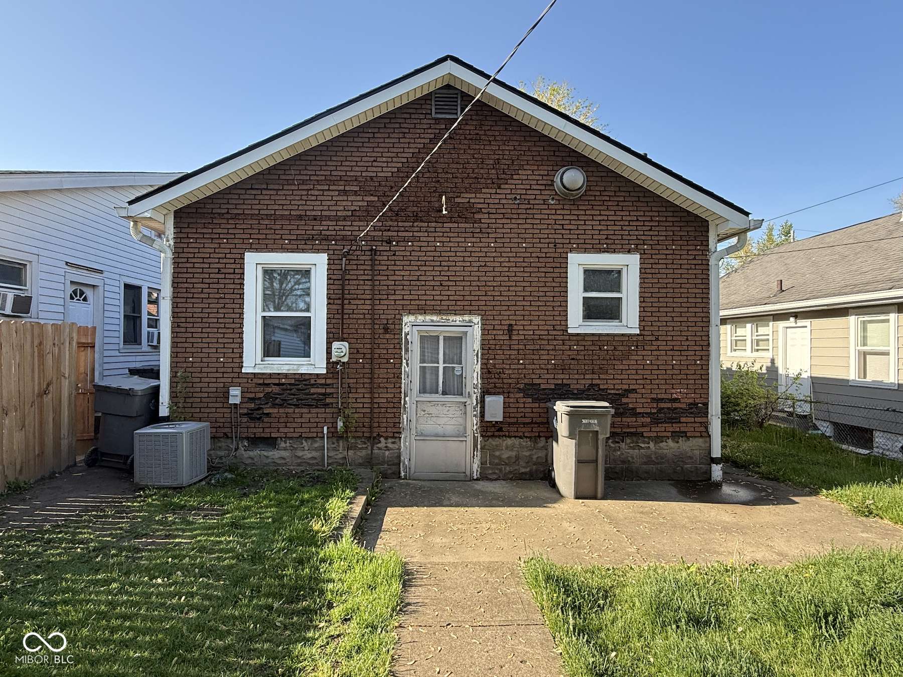 Indianapolis, IN 46225,324 E Southern AVE