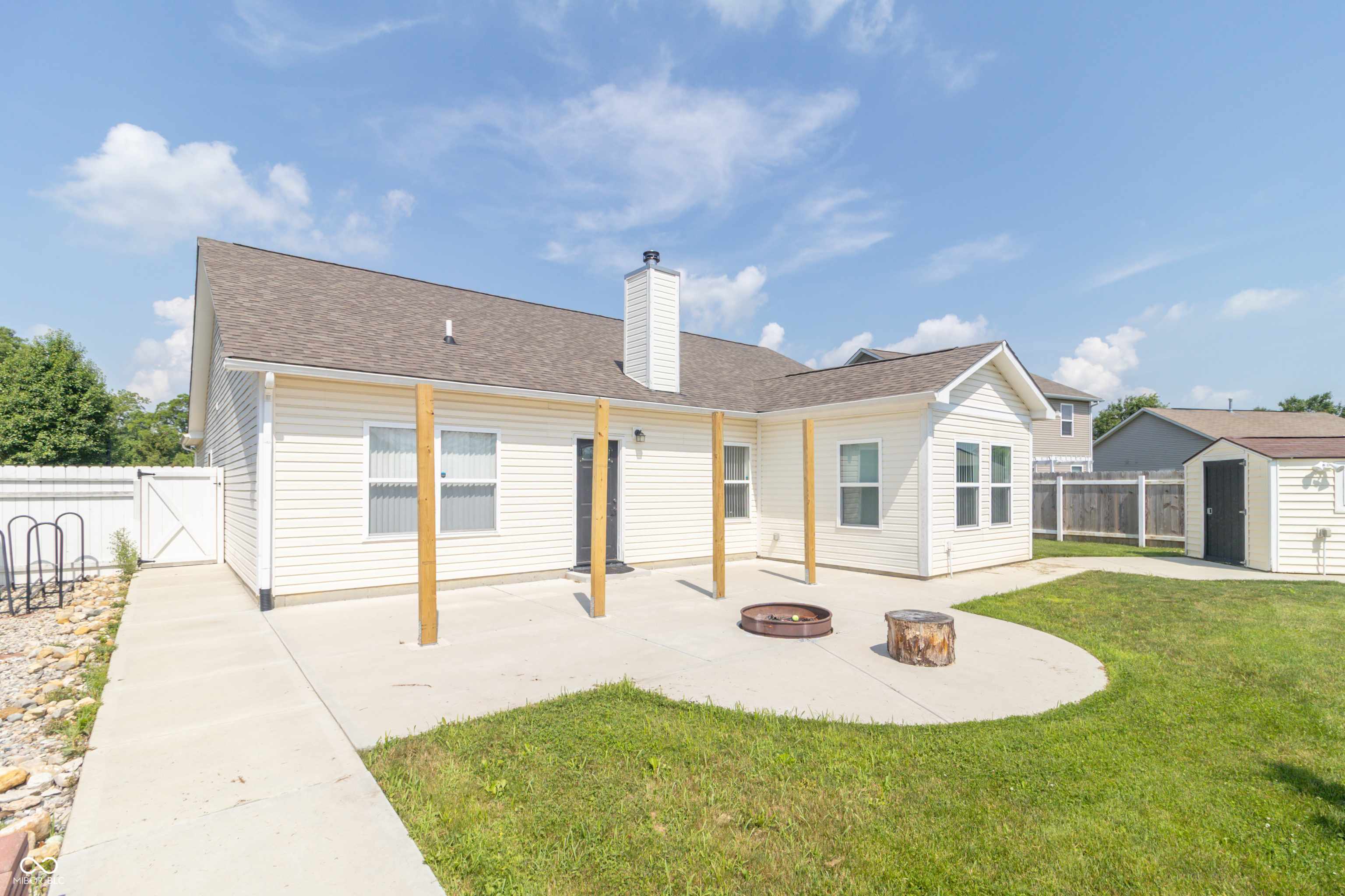 Greenfield, IN 46140,2761 Winding Creek LN