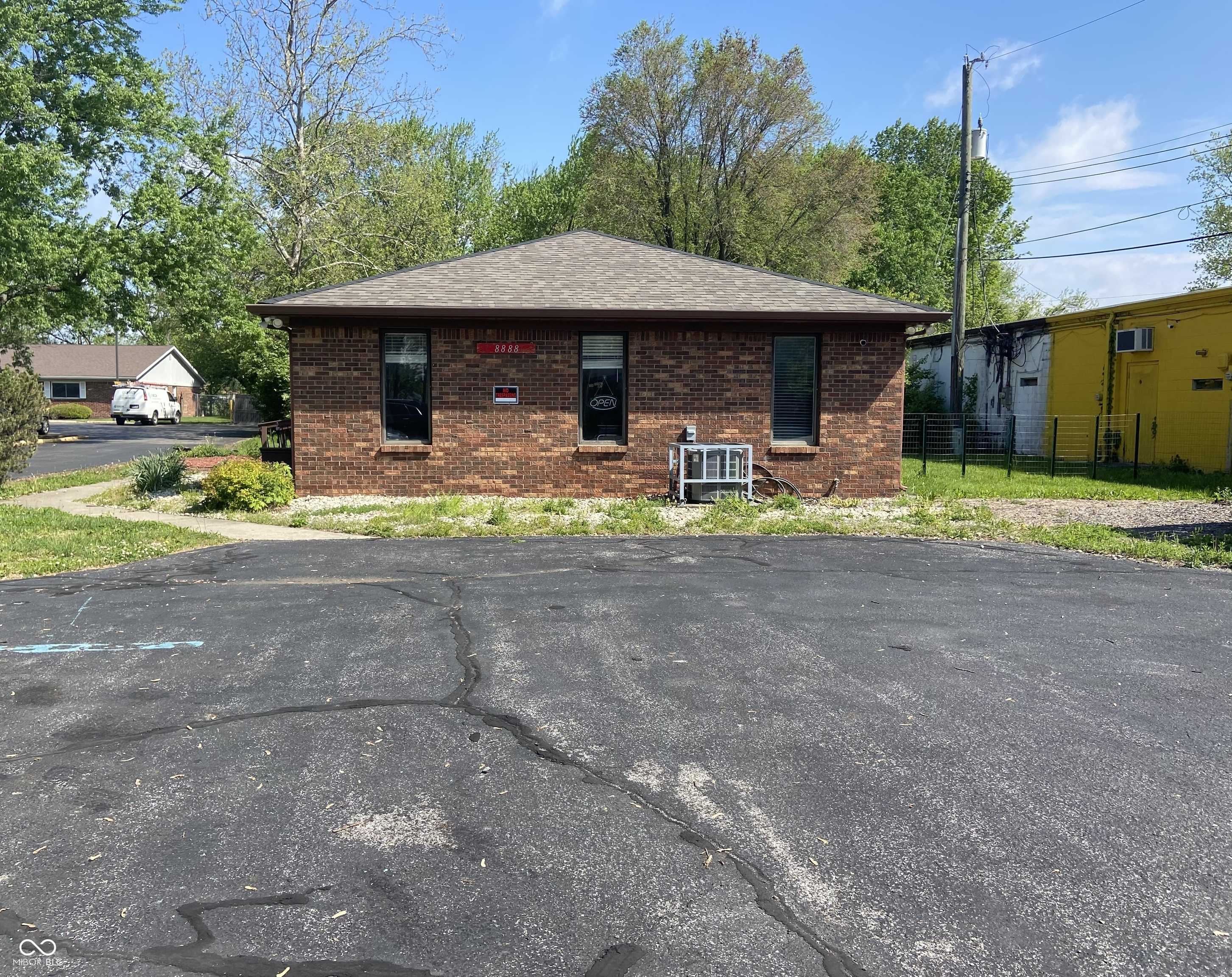 Indianapolis, IN 46219,8888 E 10th ST