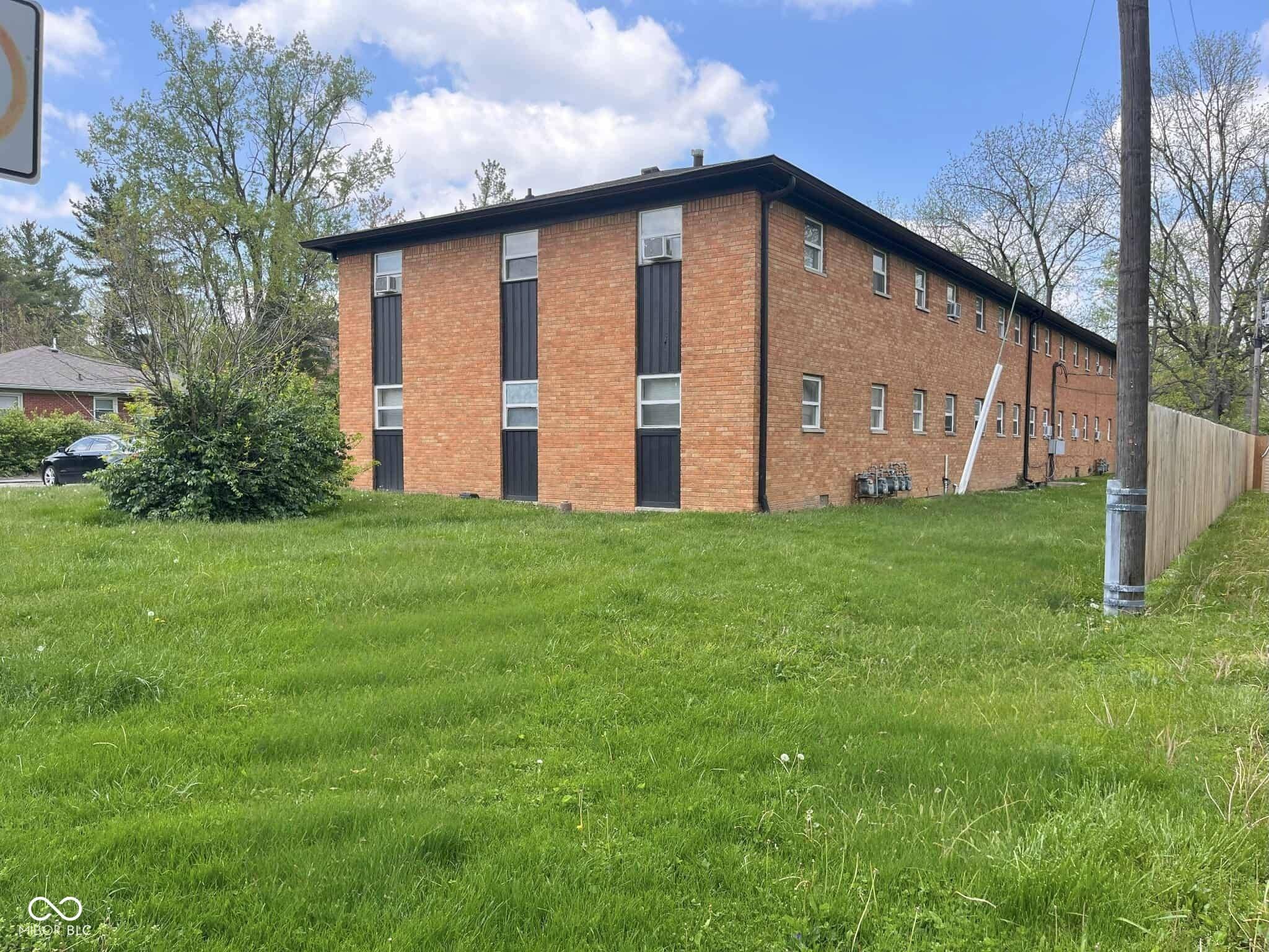 Indianapolis, IN 46219,6262 Eastridge DR #202