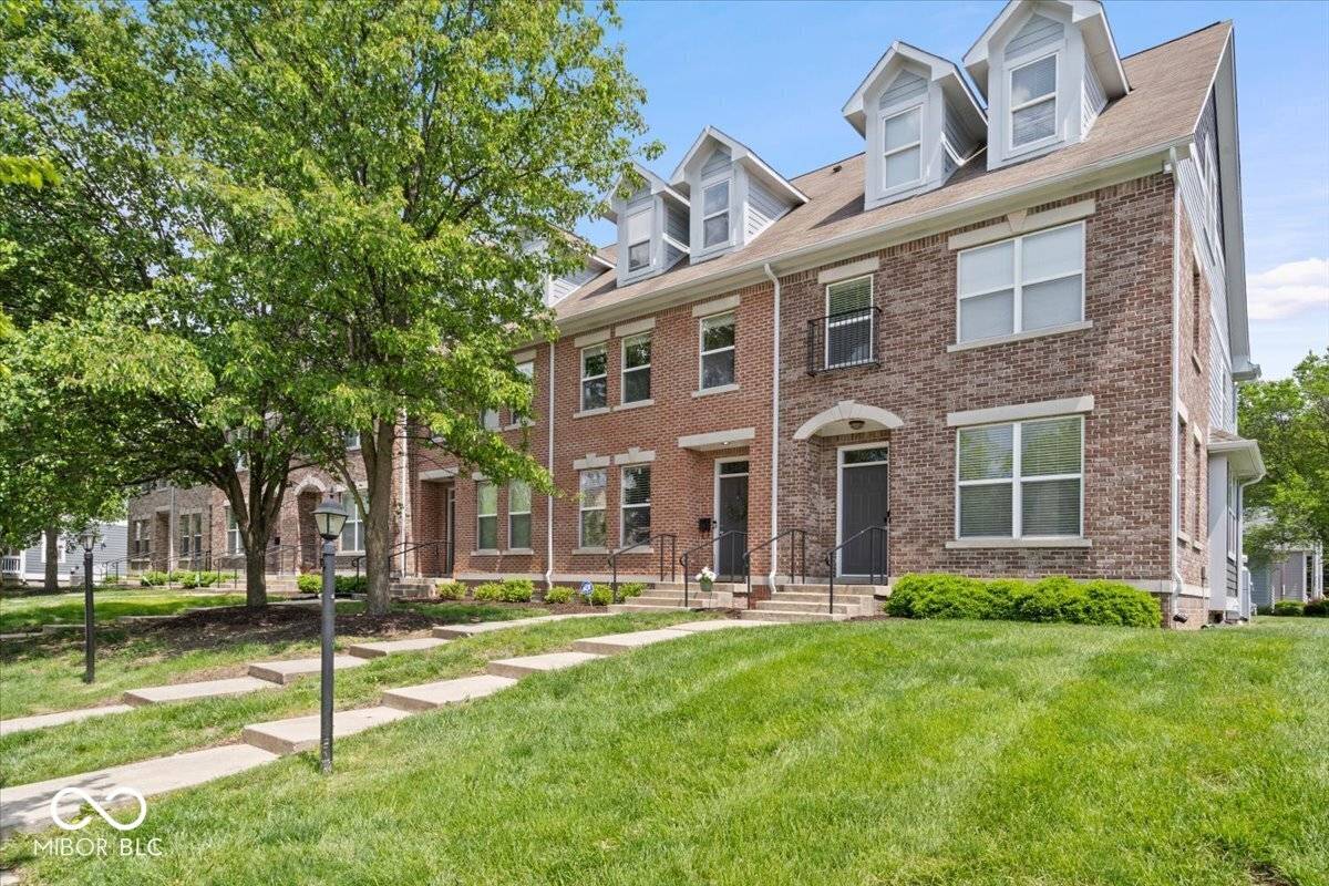 Indianapolis, IN 46205,2405 N Park AVE