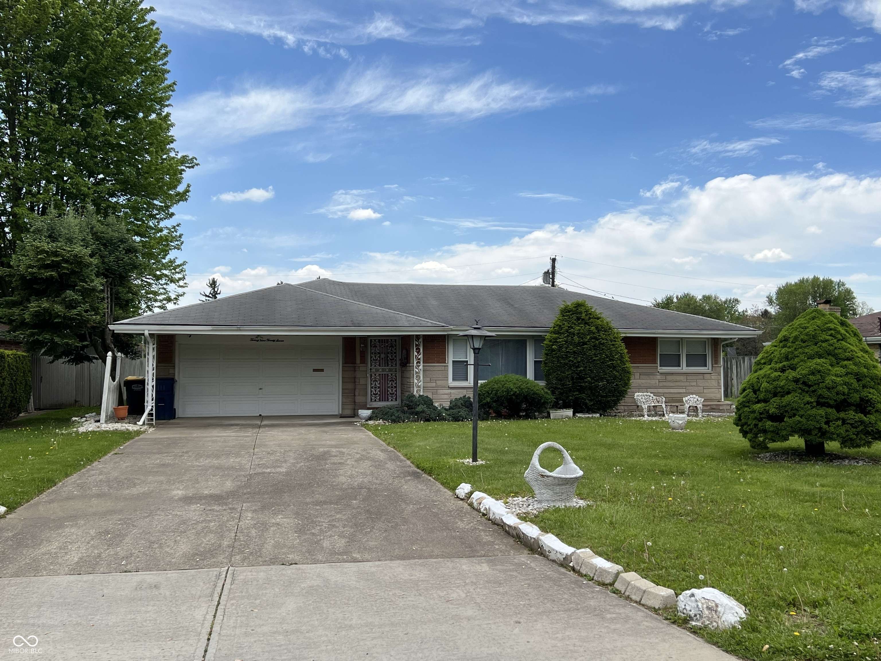 Anderson, IN 46012,2927 E 8th ST