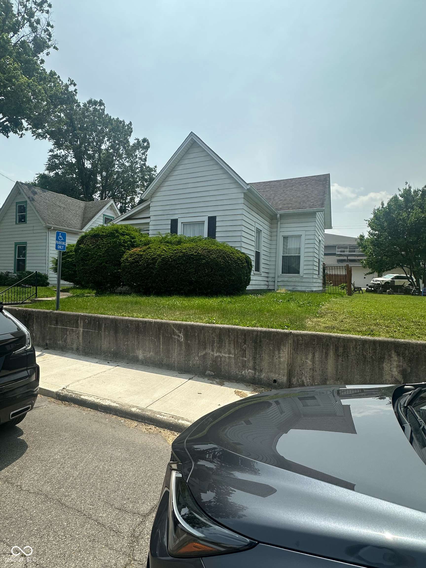 Anderson, IN 46016,803 W 12th ST