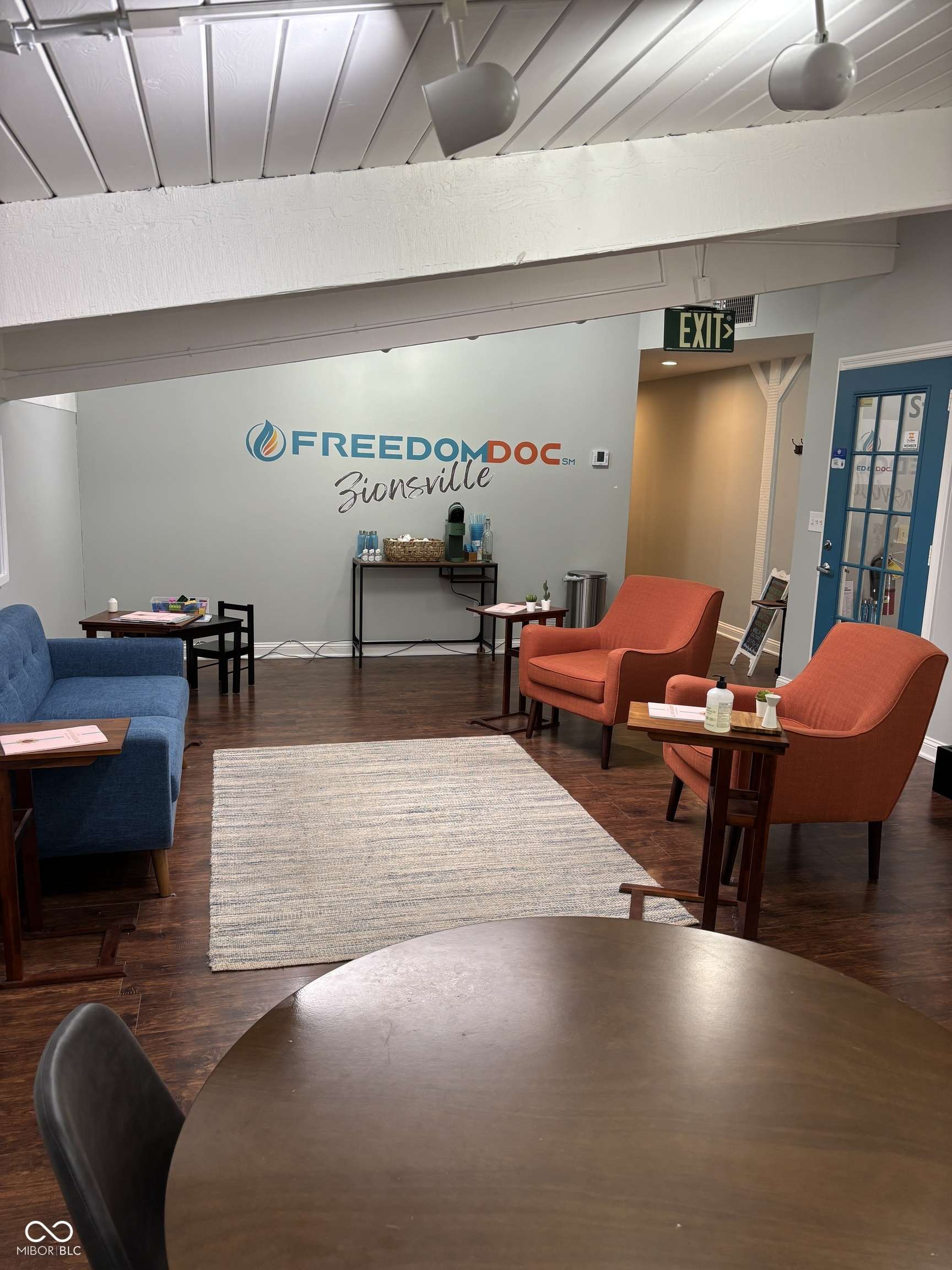 Zionsville, IN 46077,110 N Main ST #114