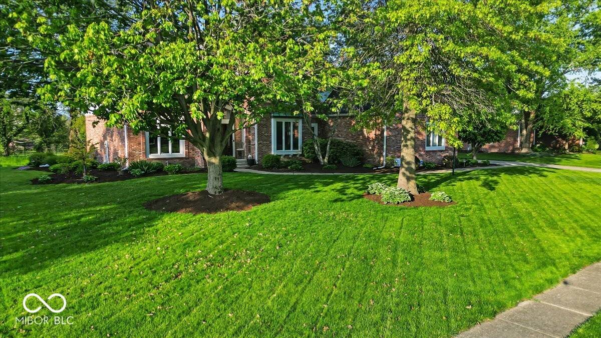 Carmel, IN 46033,5783 Coopers Hawk DR