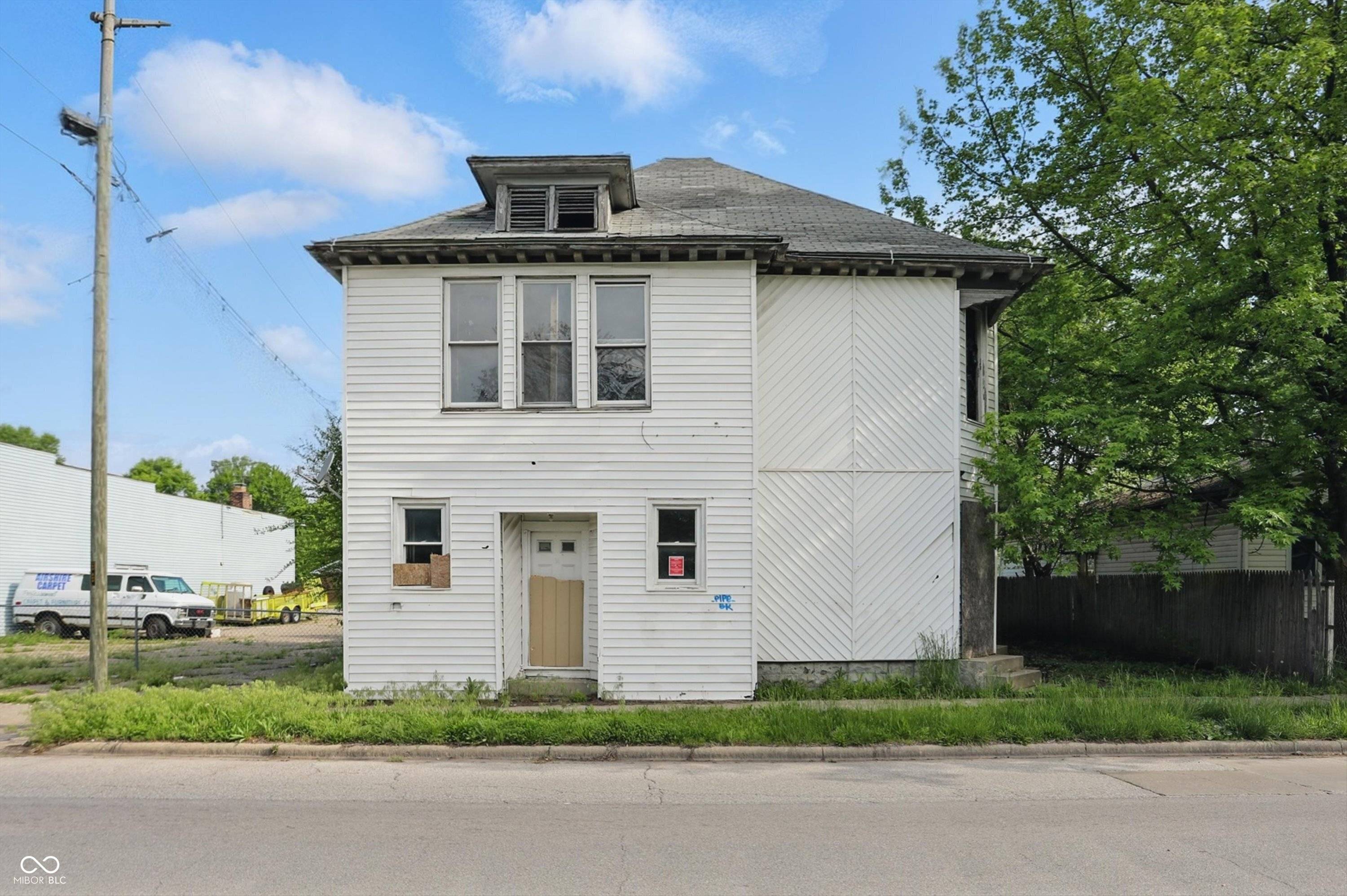Terre Haute, IN 47807,1910 Locust ST