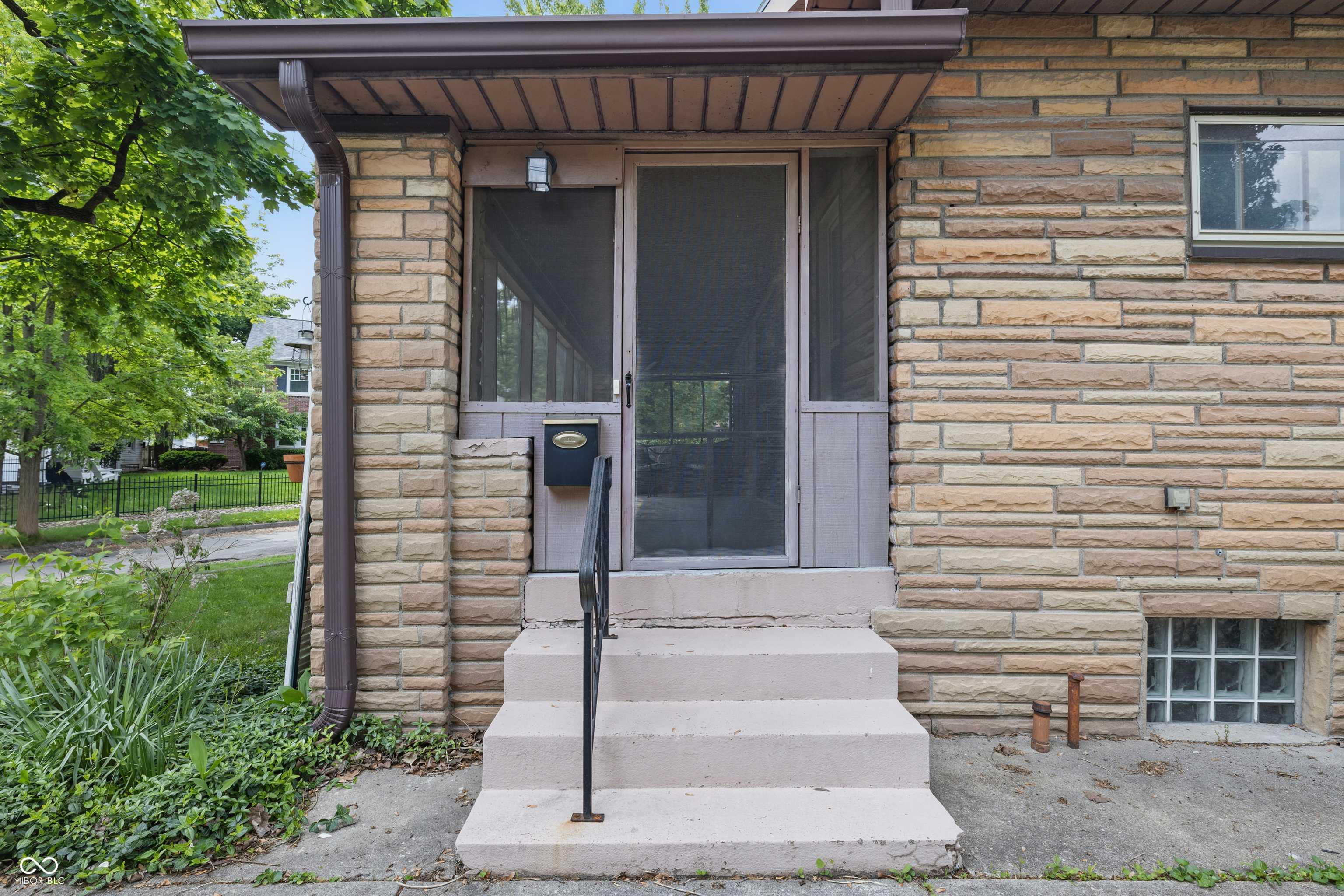 Indianapolis, IN 46219,309 Poplar RD