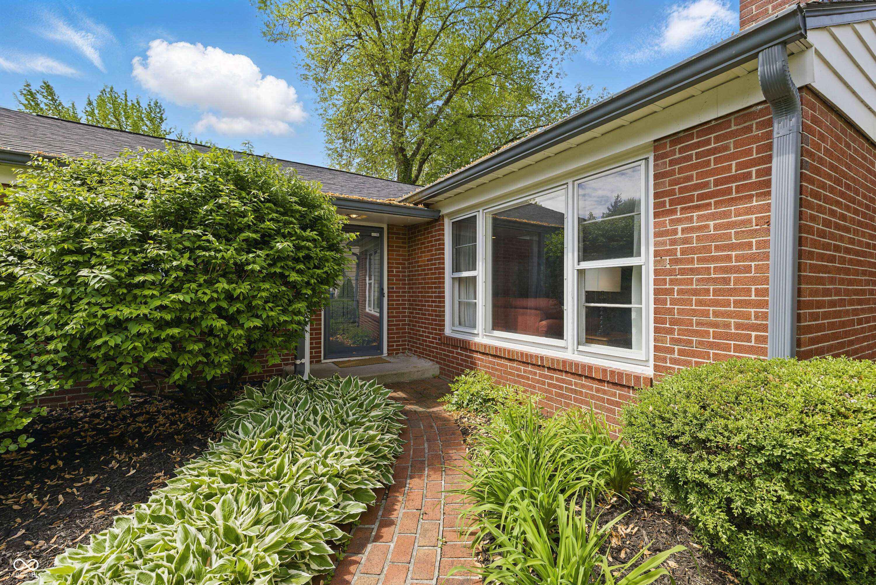 Indianapolis, IN 46220,7060 N Park AVE