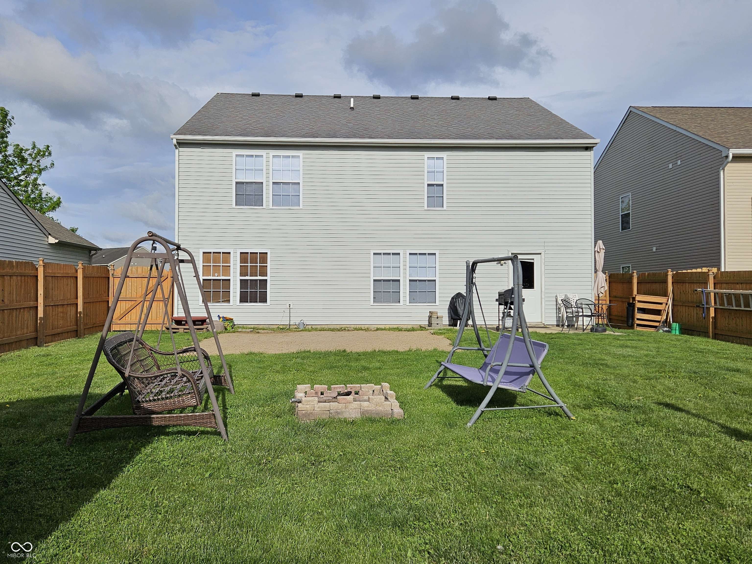 Whiteland, IN 46184,3292 Underwood DR