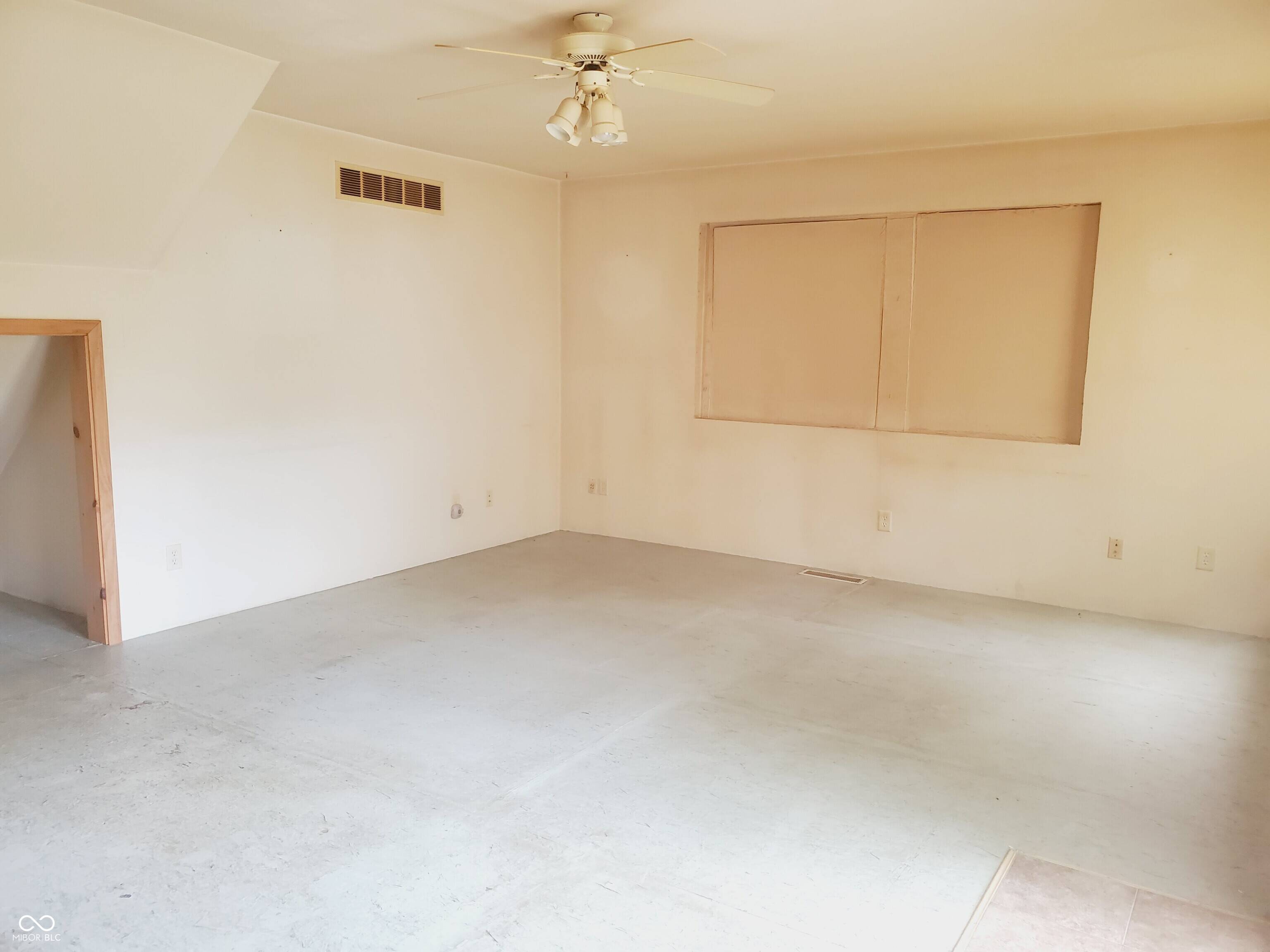 Indianapolis, IN 46227,704 E Perry ST