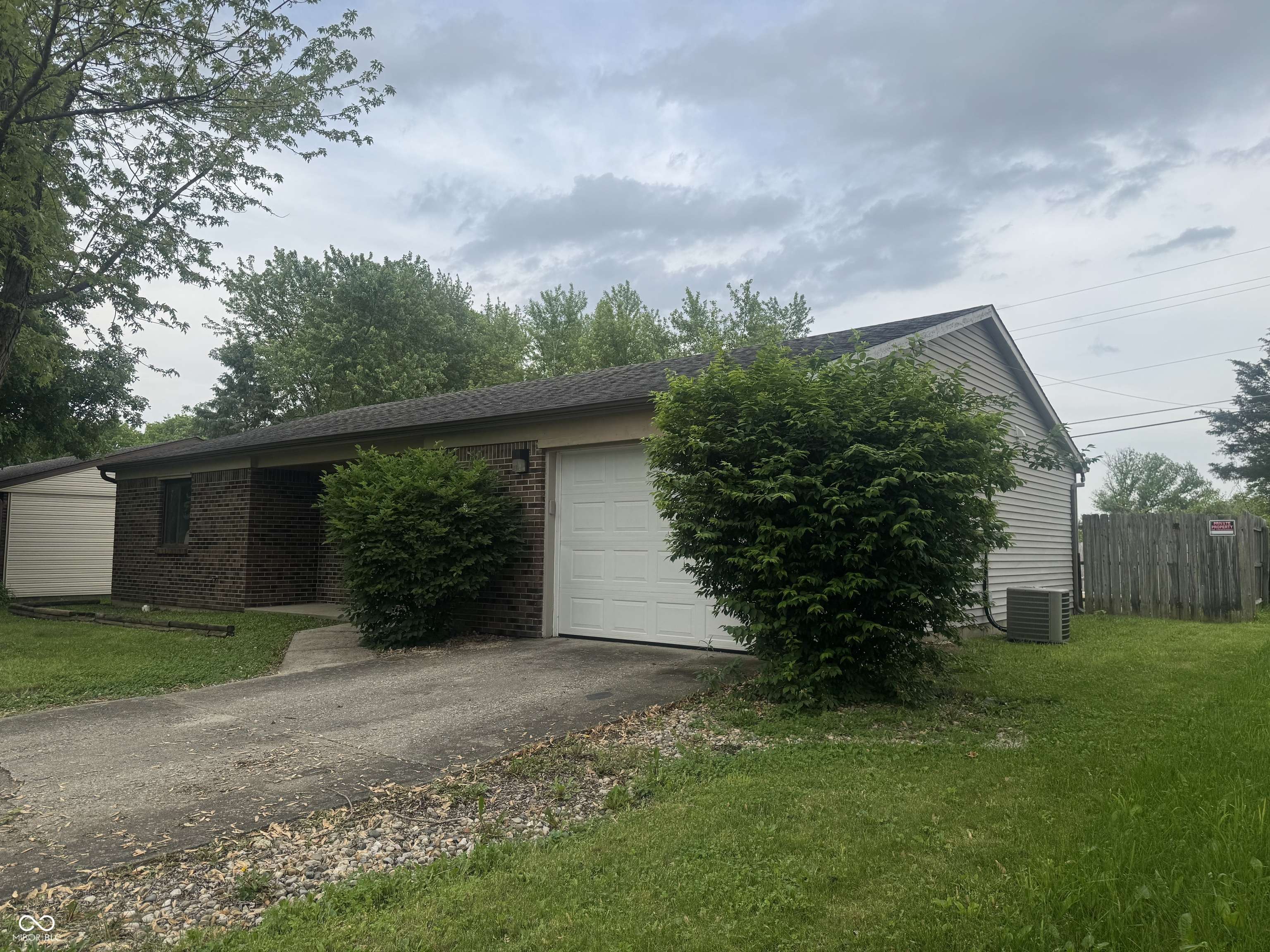 Indianapolis, IN 46235,3055 Pawnee DR