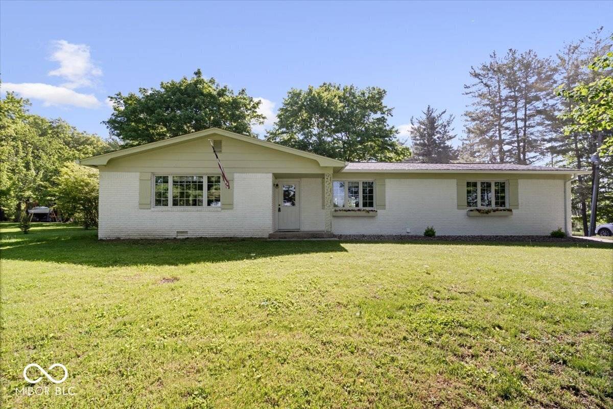 Zionsville, IN 46077,305 N 1100 E