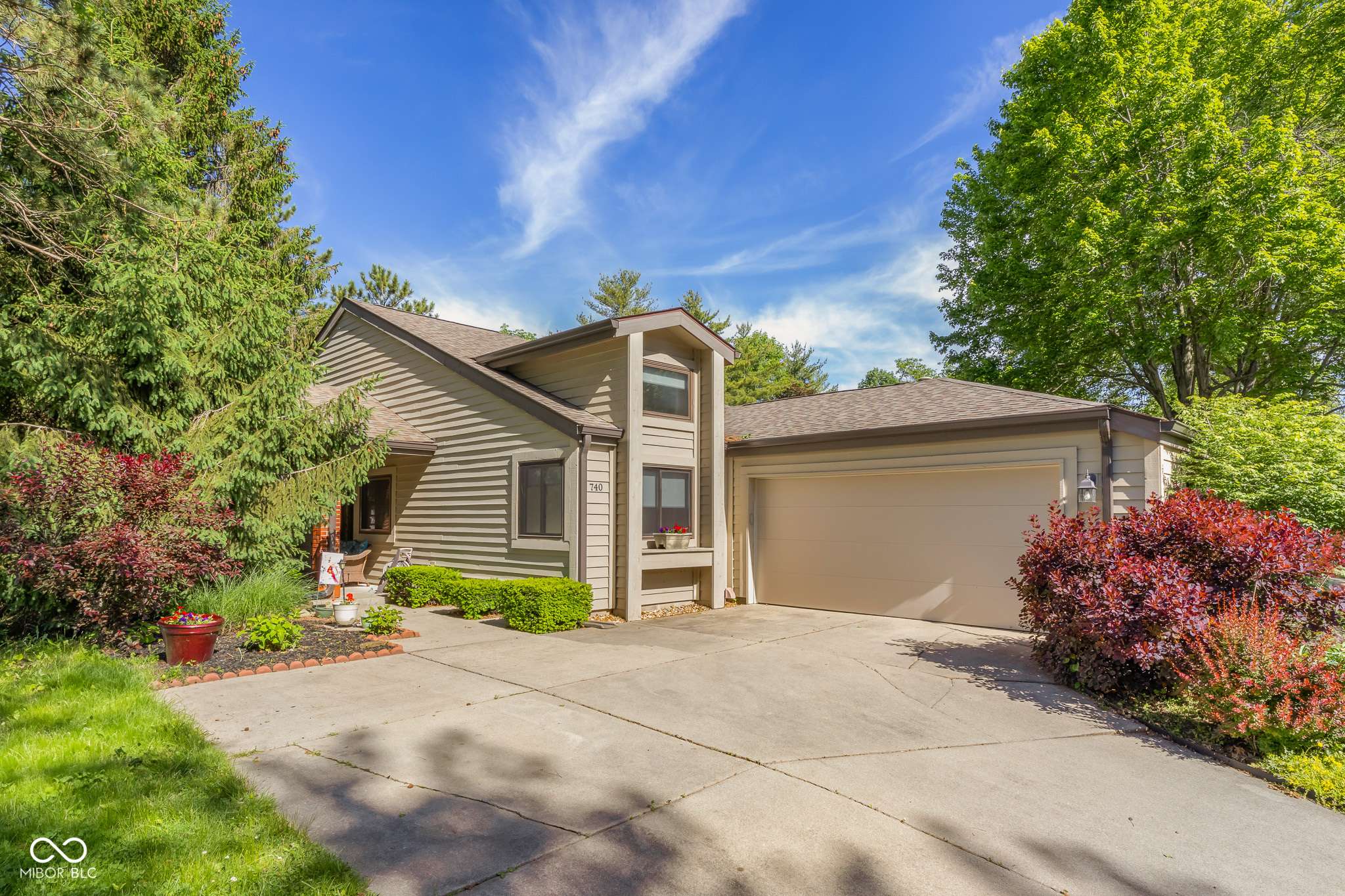 Columbus, IN 47201,740 Carya SQ