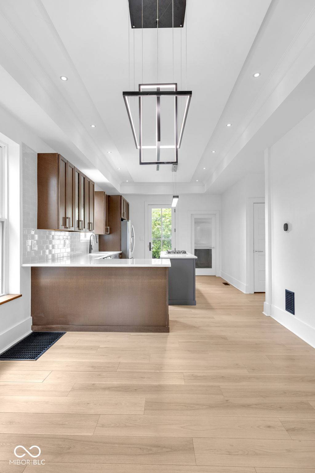 Indianapolis, IN 46225,19 E Regent ST