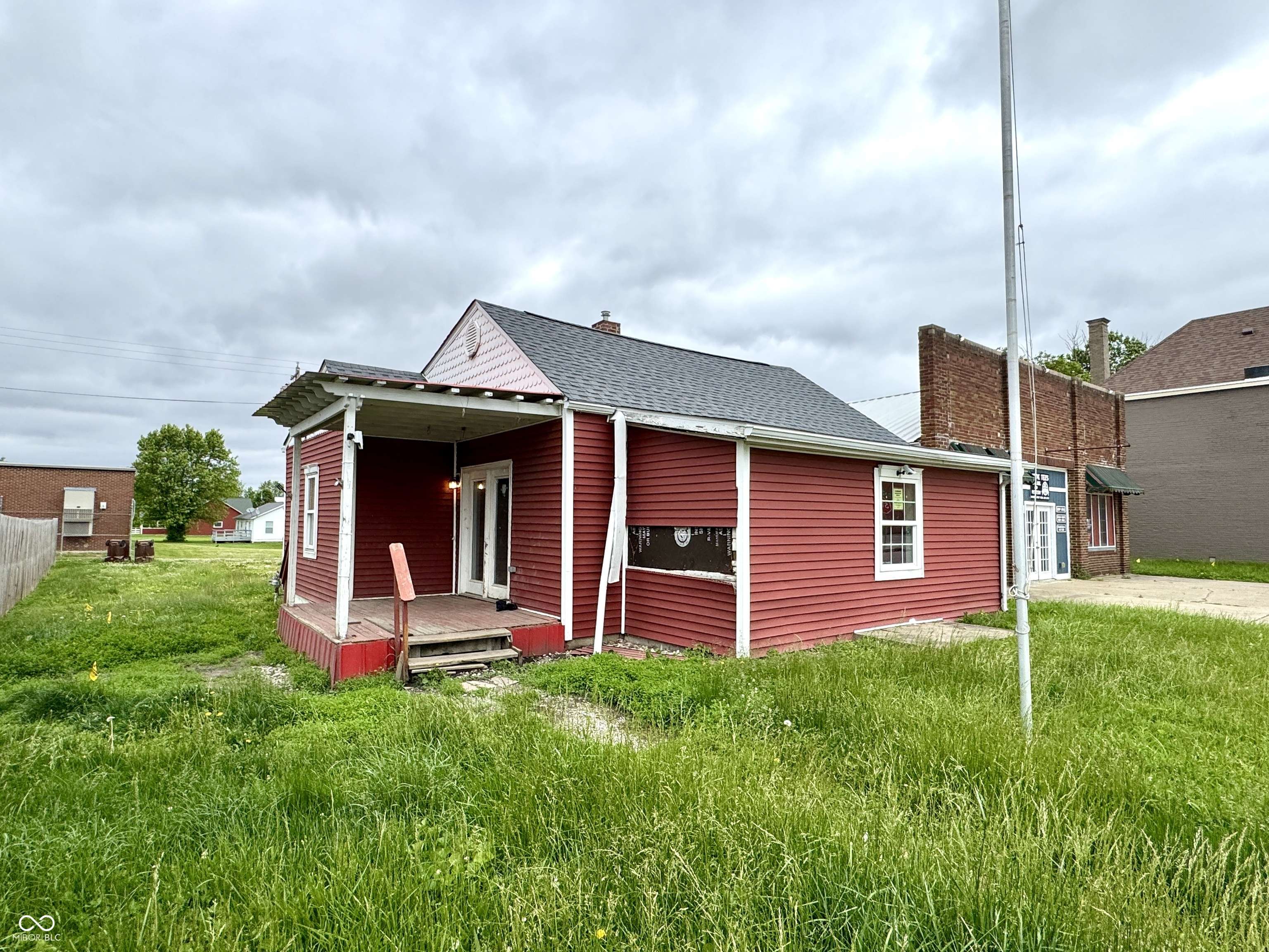 Trafalgar, IN 46181,104 W Pearl ST