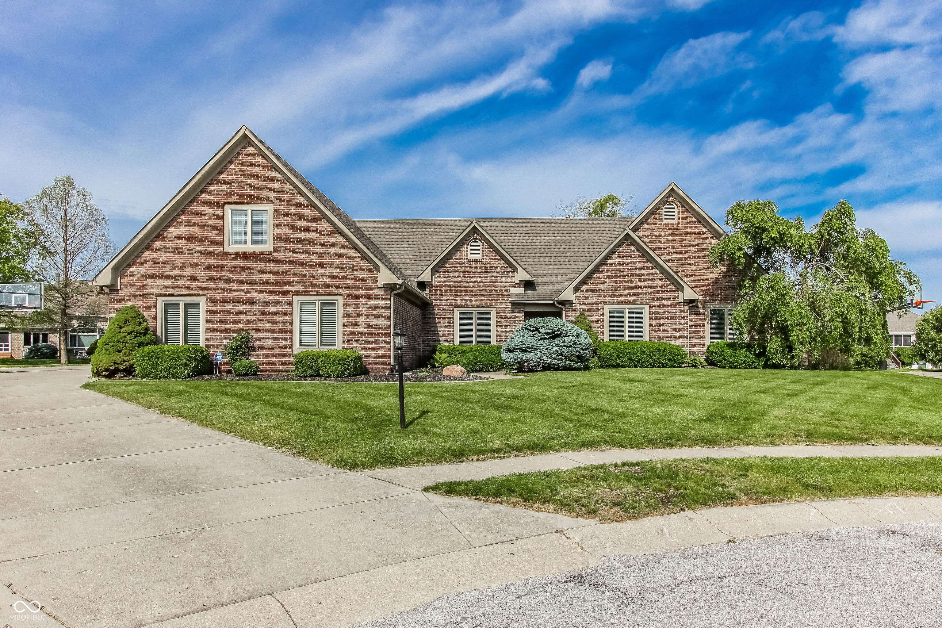 Indianapolis, IN 46259,7093 Republic LN