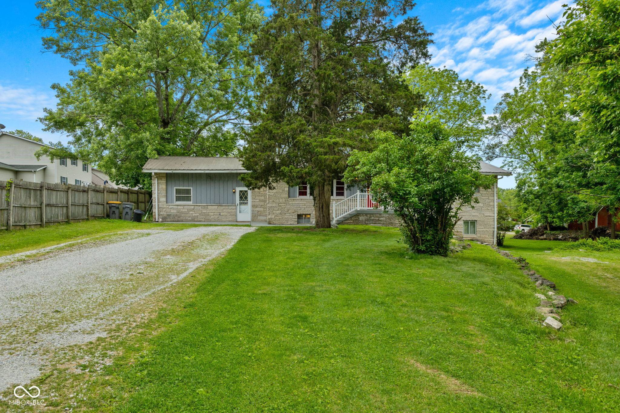 Bloomington, IN 47401,1232 E Thornton DR
