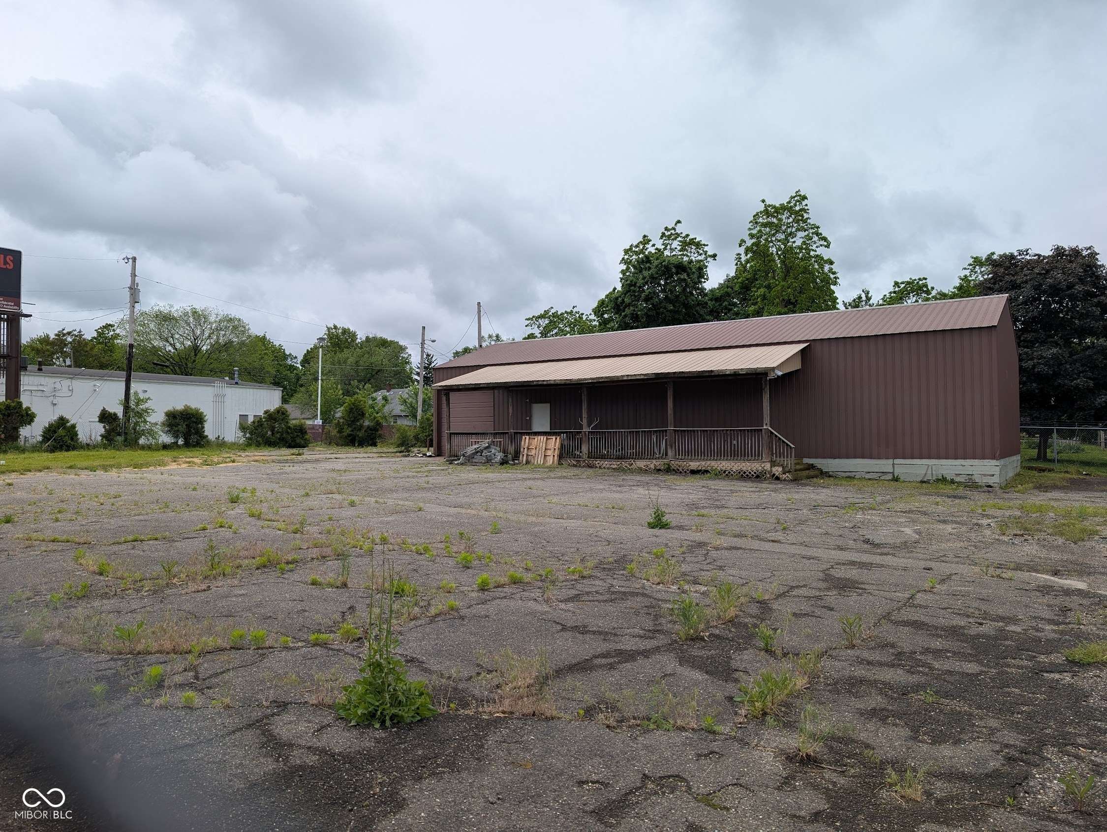 Anderson, IN 46016,1113 S Madison AVE