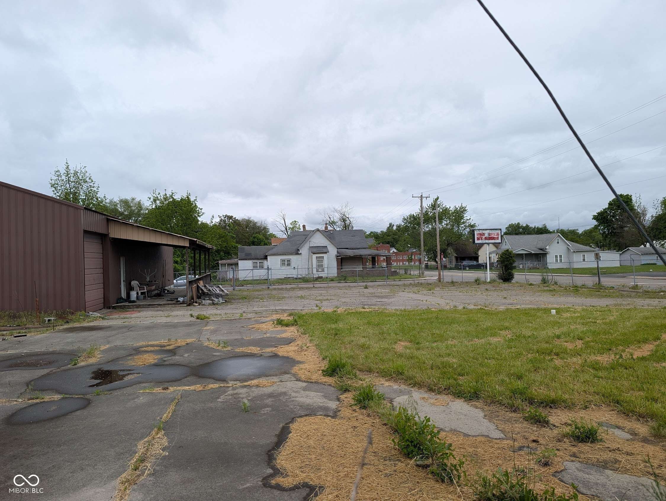 Anderson, IN 46016,1113 S Madison AVE