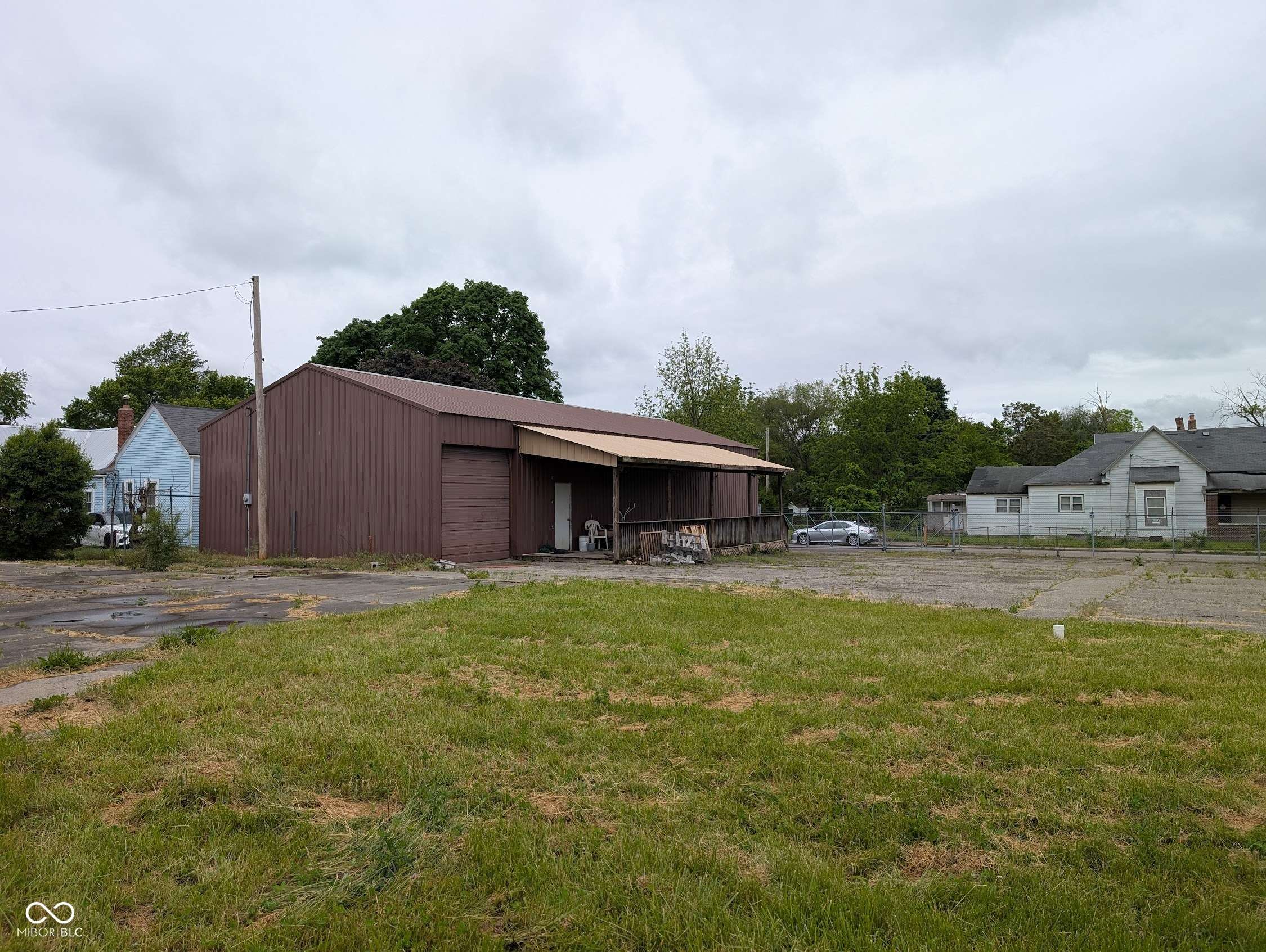 Anderson, IN 46016,1113 S Madison AVE