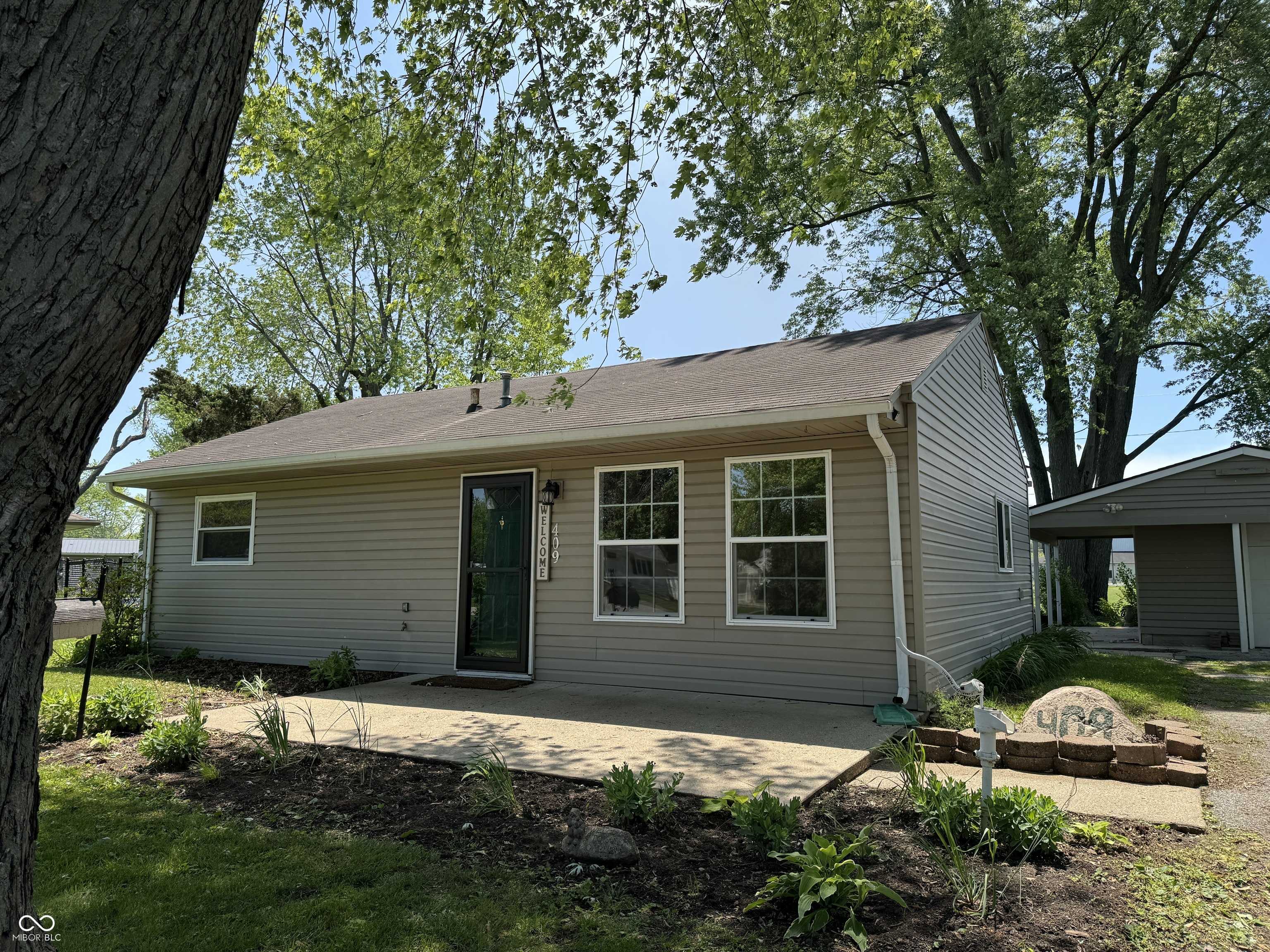 Whiteland, IN 46184,409 Parkway ST