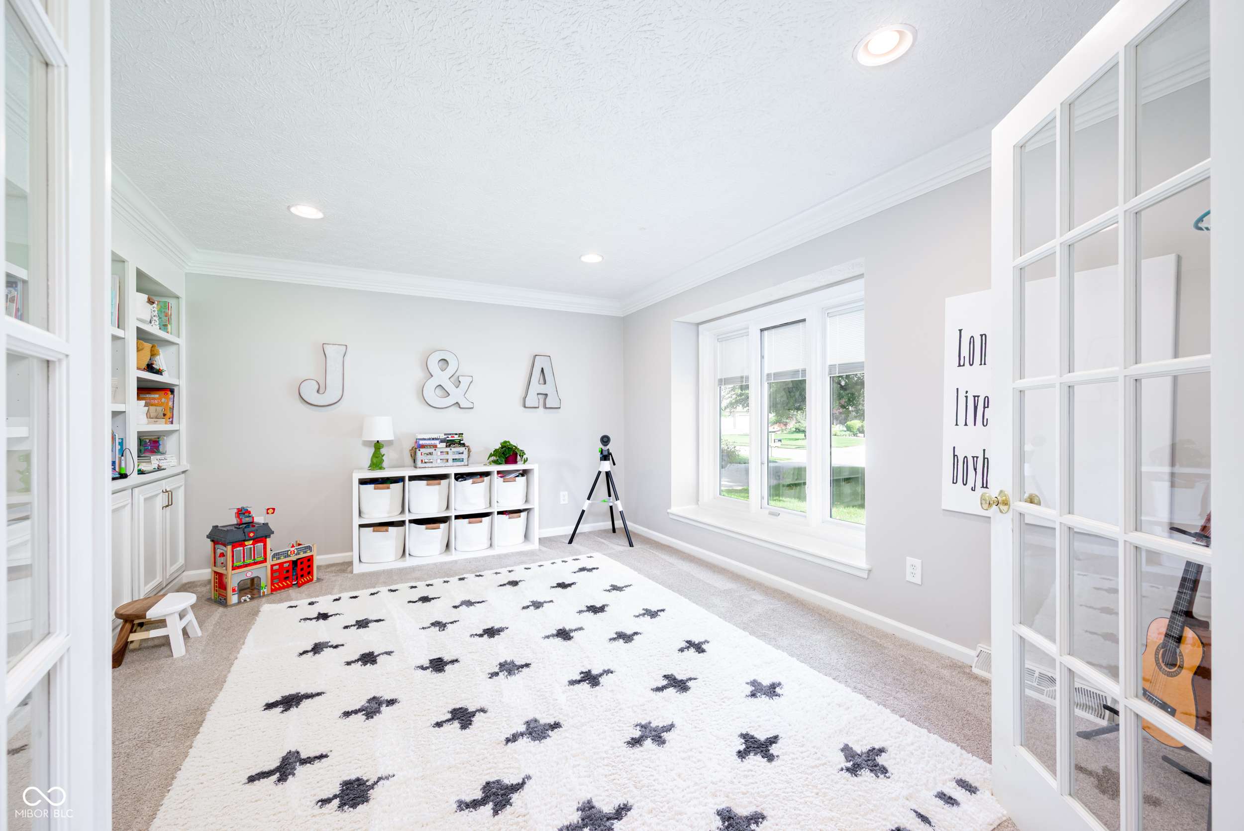 Carmel, IN 46033,5073 St Charles PL