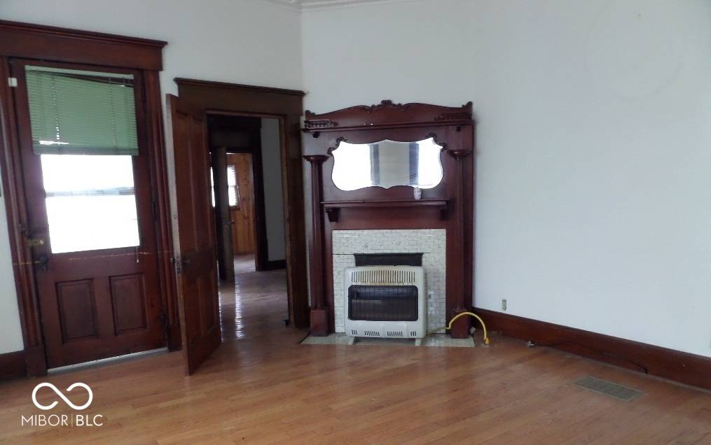 Anderson, IN 46016,340 W 11th ST