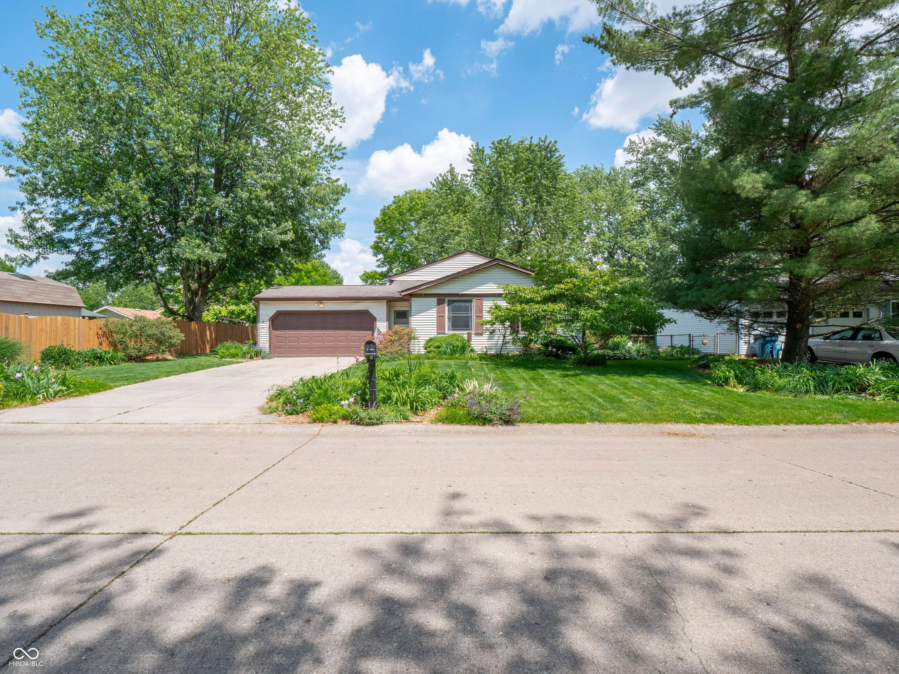 Indianapolis, IN 46231,1325 Countryside LN