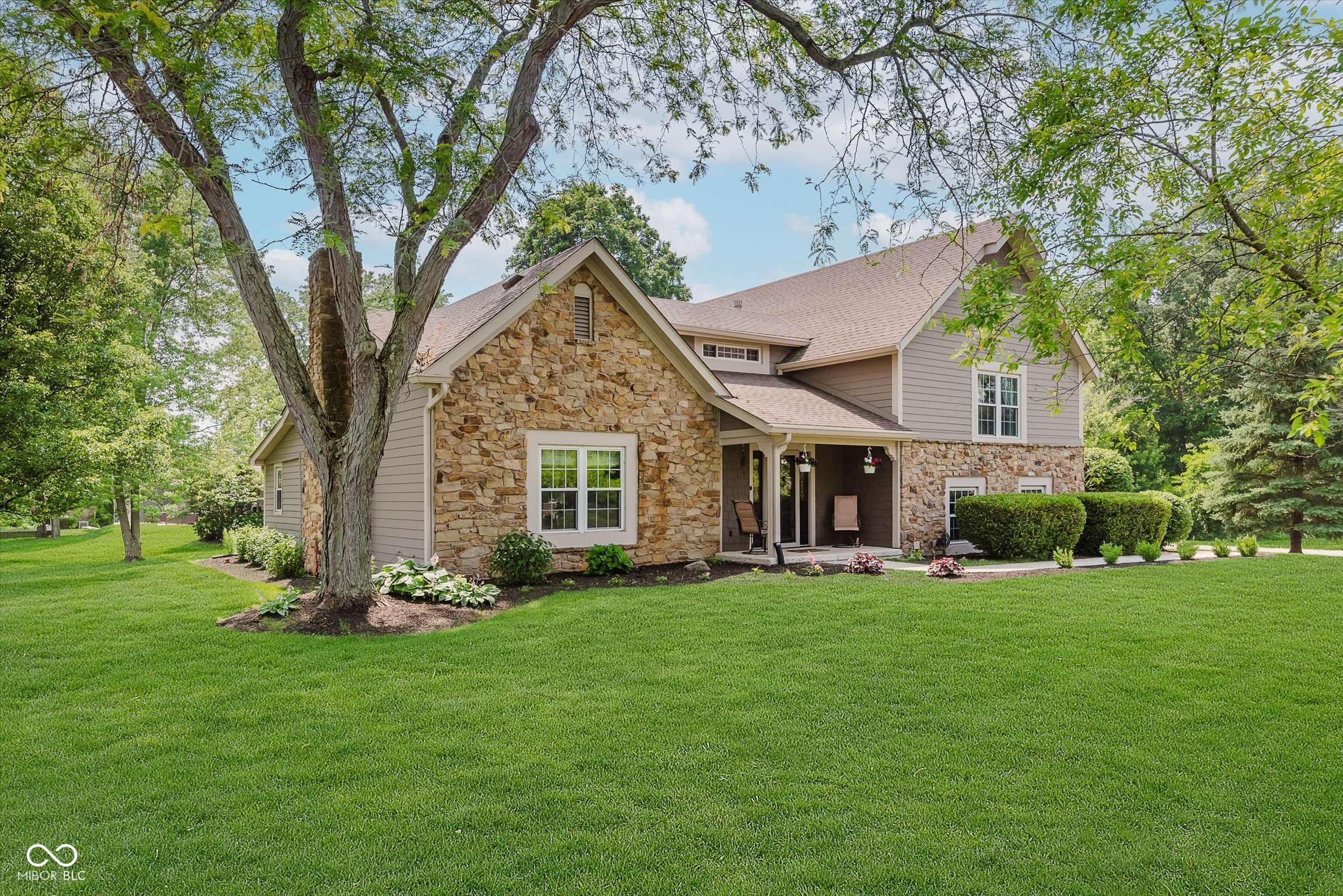 Noblesville, IN 46062,102 Roxbury LN