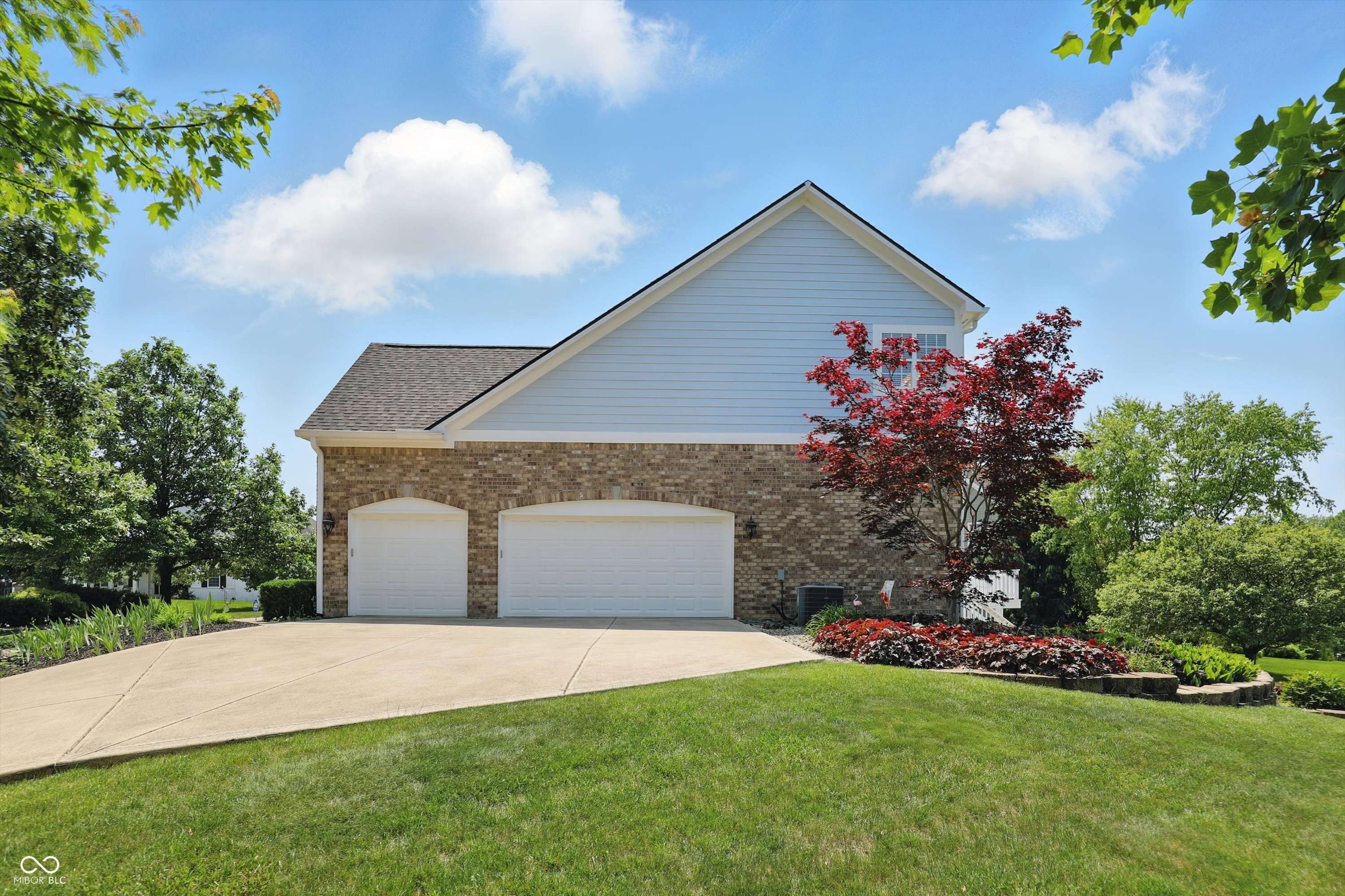 Westfield, IN 46074,16802 Oak Manor DR