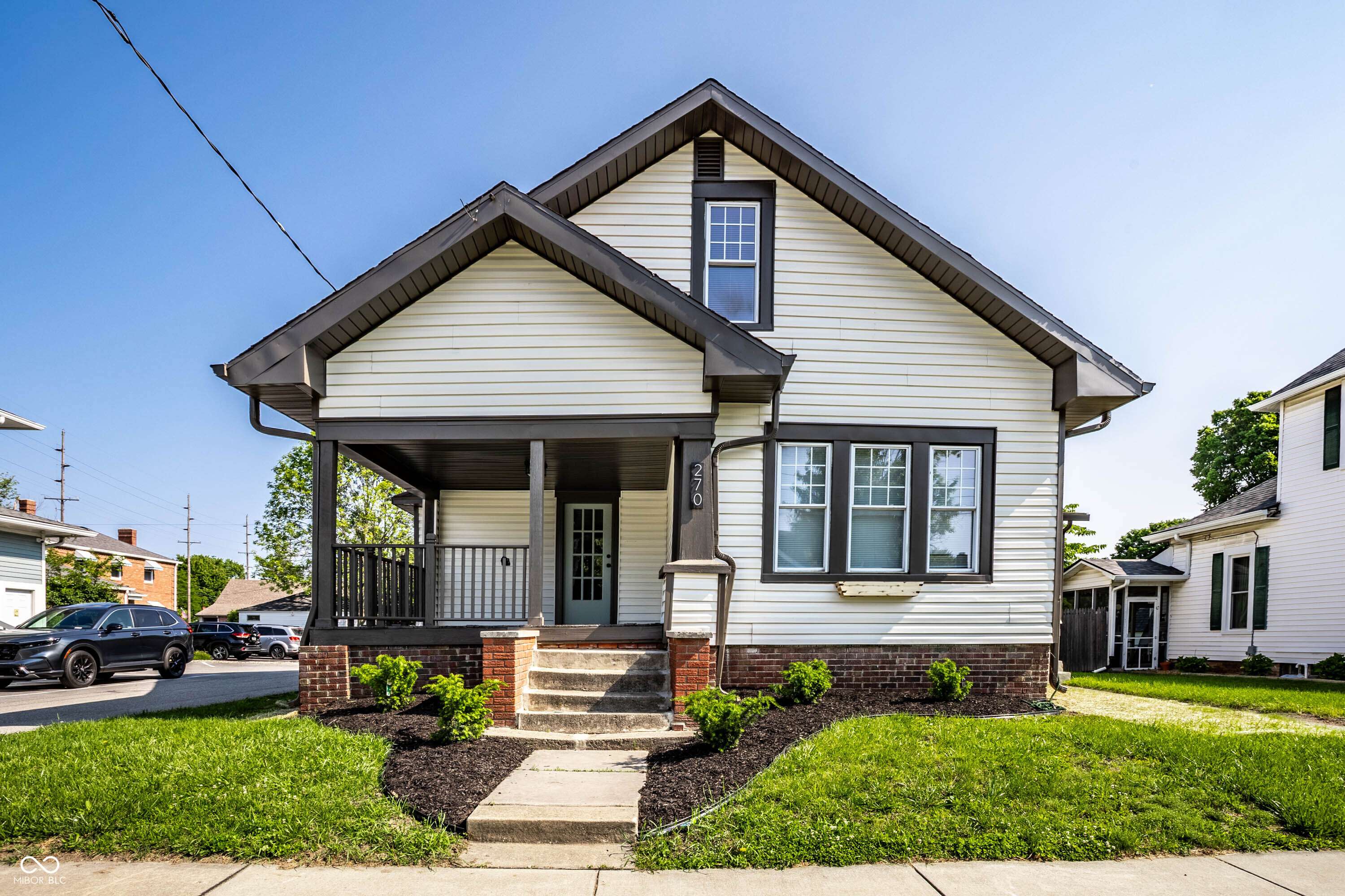 Greenwood, IN 46142,270 W Broadway ST