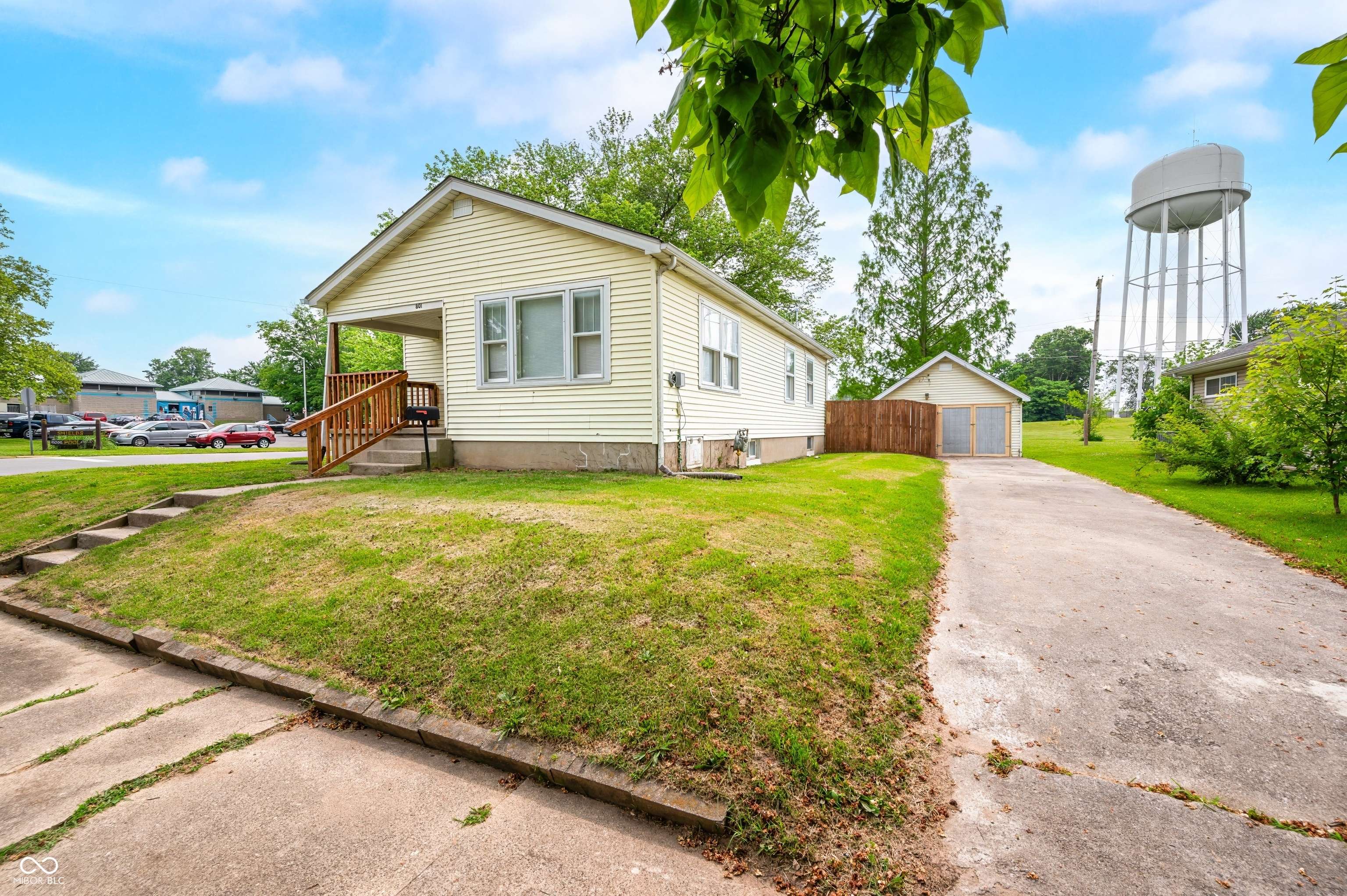 Seymour, IN 47274,801 N Park ST