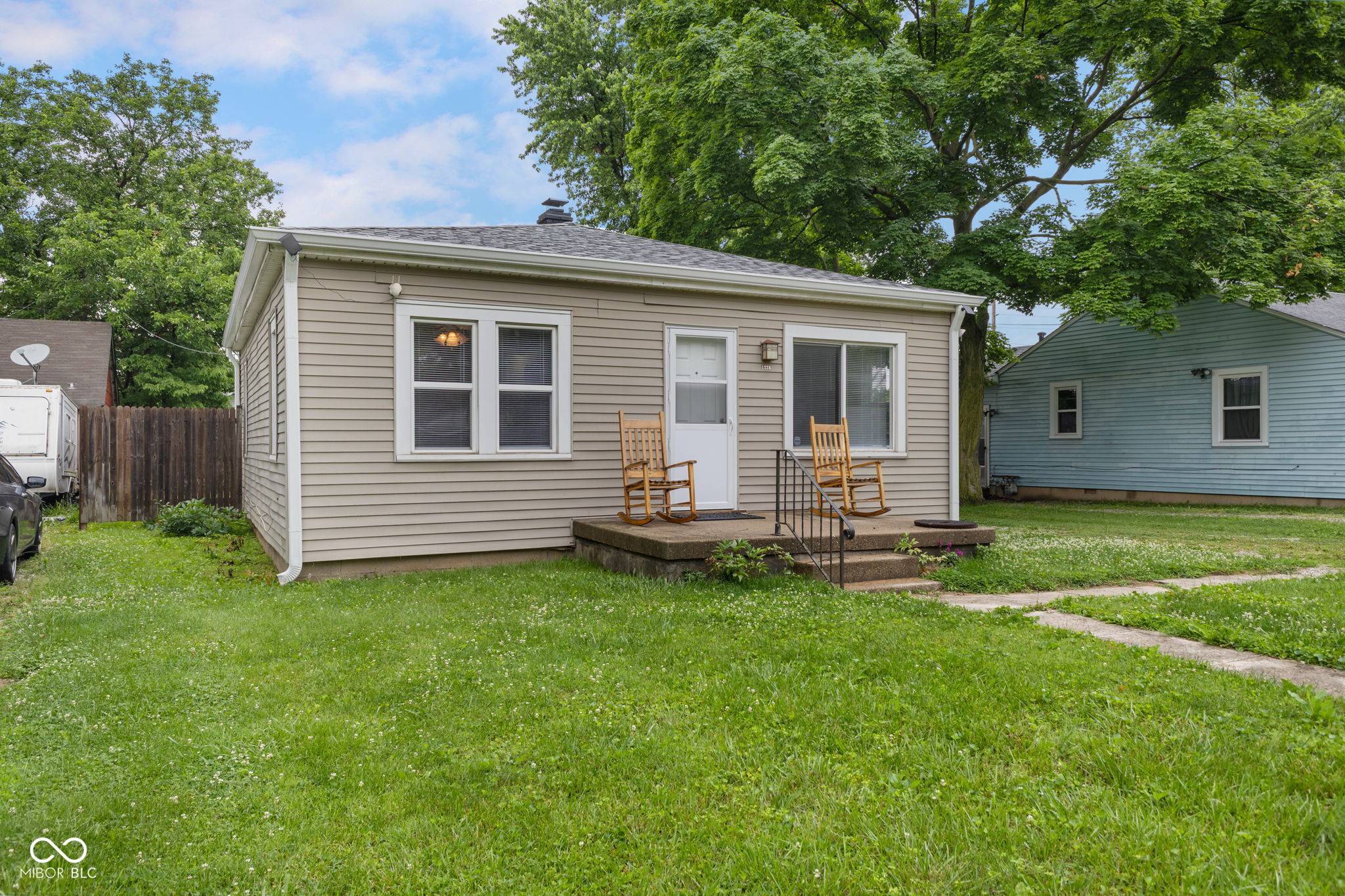Indianapolis, IN 46227,1228 Knox ST E