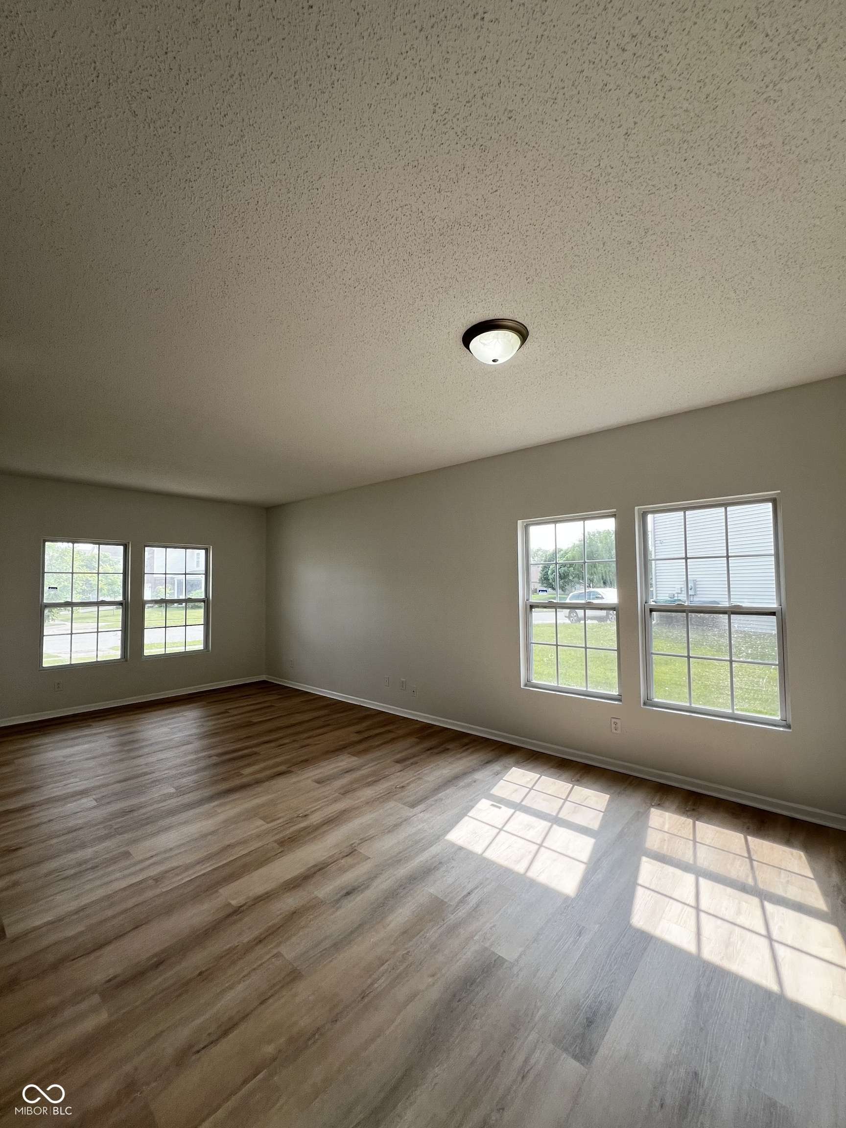 Whiteland, IN 46184,832 Spinney LN