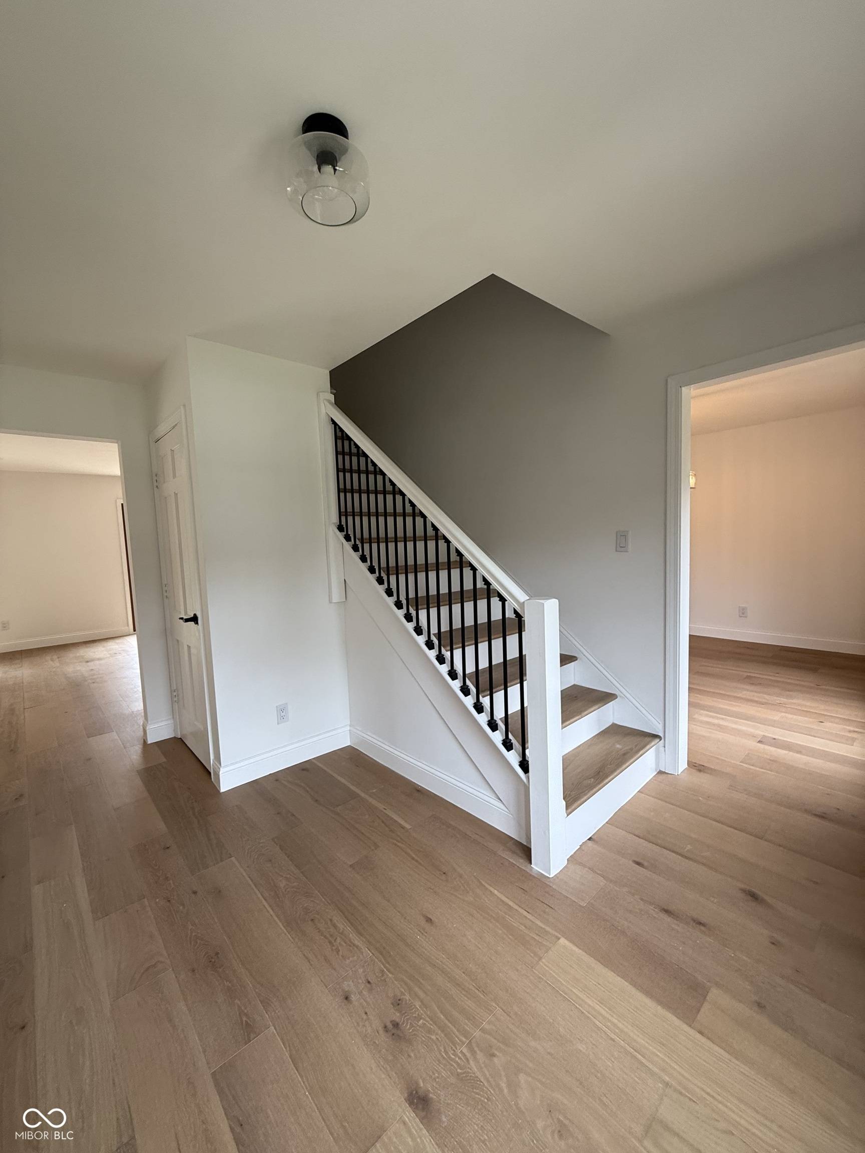Indianapolis, IN 46260,9205 Selkirk CT