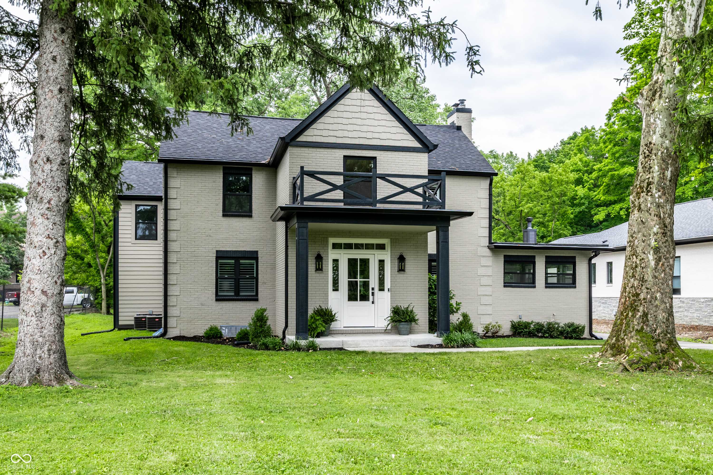 Indianapolis, IN 46260,8507 N Illinois ST